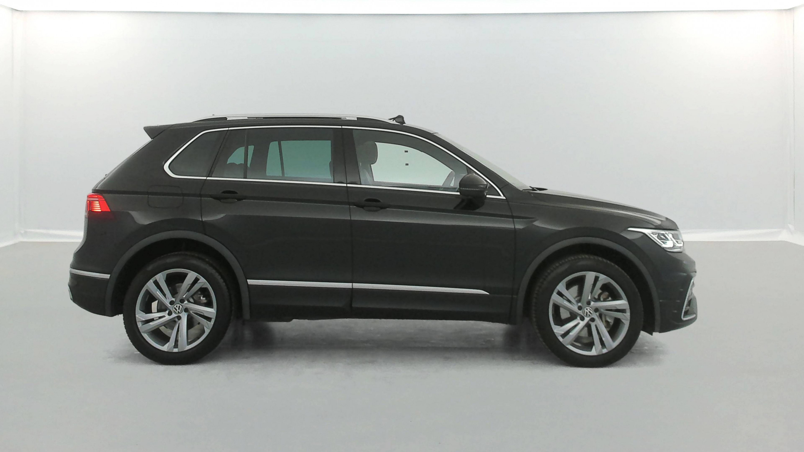 Vente en ligne Volkswagen Tiguan  1.4 eHybrid 245ch DSG6 au prix de 35 990 €