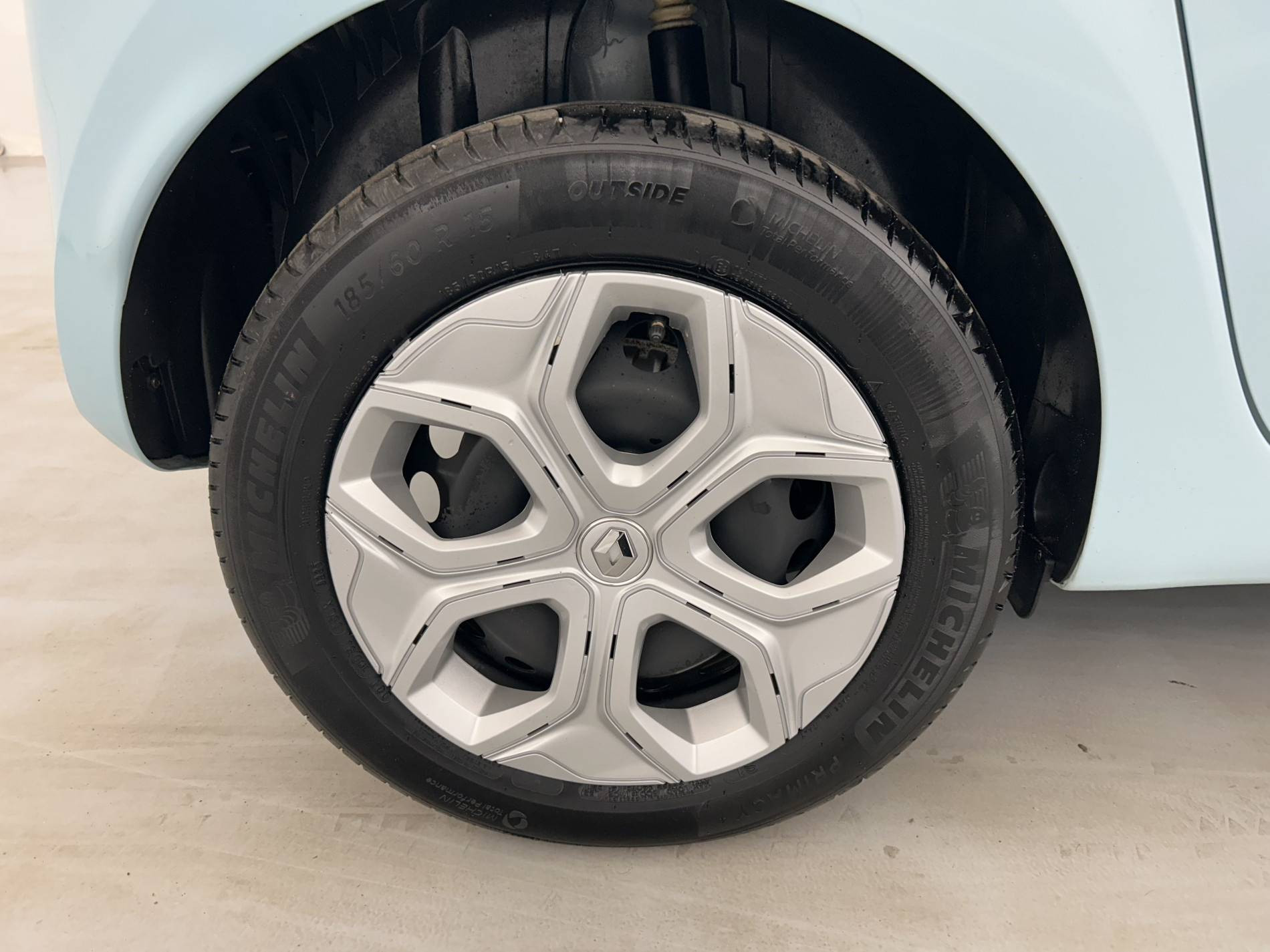 Vente en ligne Renault Twingo Electrique Twingo III E-Tech au prix de 12 790 €