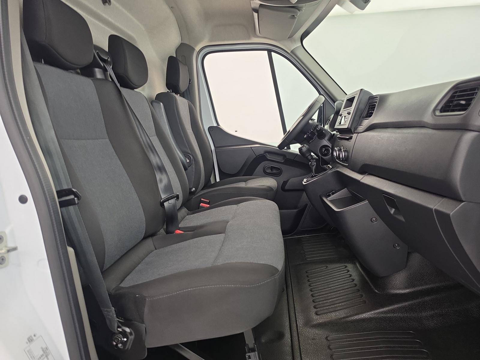 Vente en ligne Renault Master Fourgon MASTER FGN TRAC F3500 L3H3 BLUE DCI 135 au prix de 25 900 €