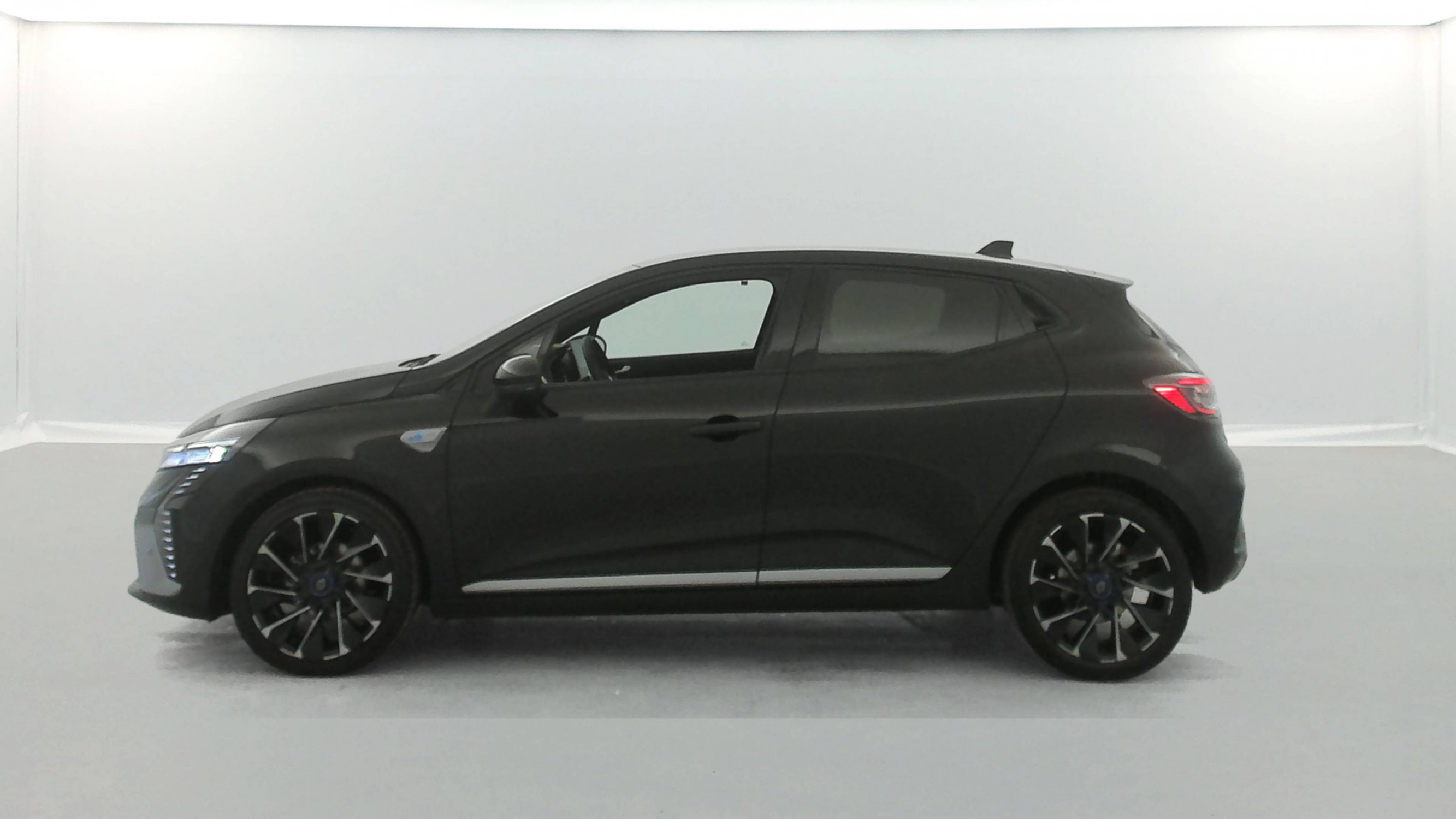 Vente en ligne Renault Clio 5 Clio TCe 90 au prix de 18 790 €