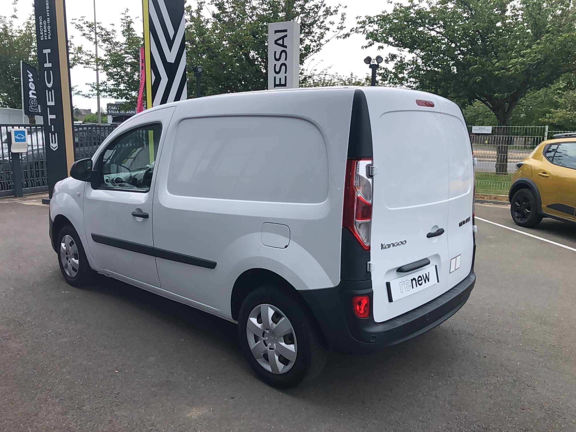 Vente en ligne Renault Kangoo Express  GRAND CONFORT BLUE DCI 115 au prix de 13 490 €