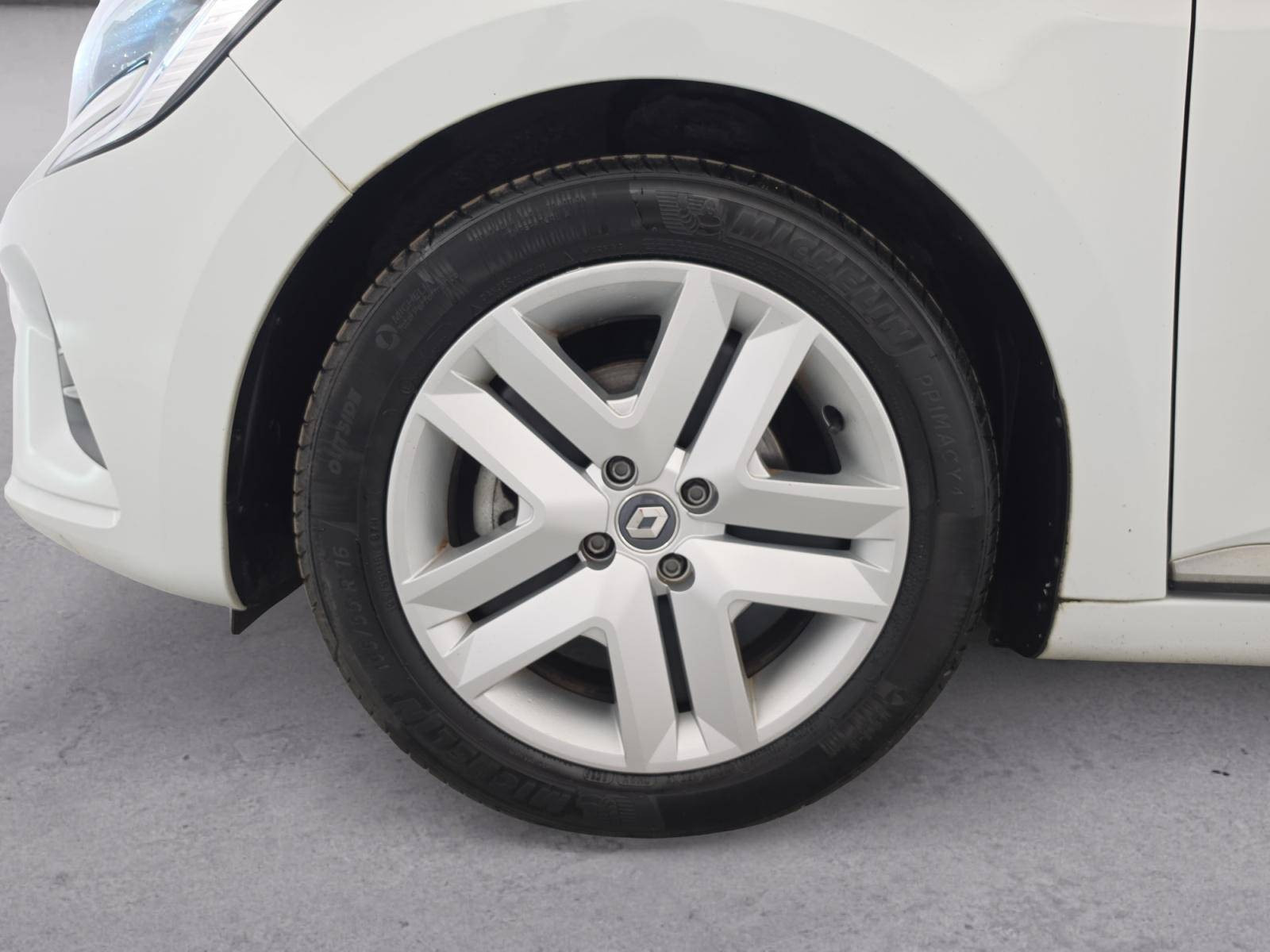 Vente en ligne Renault Clio 5 Clio E-Tech 140 - 21N au prix de 14 890 €