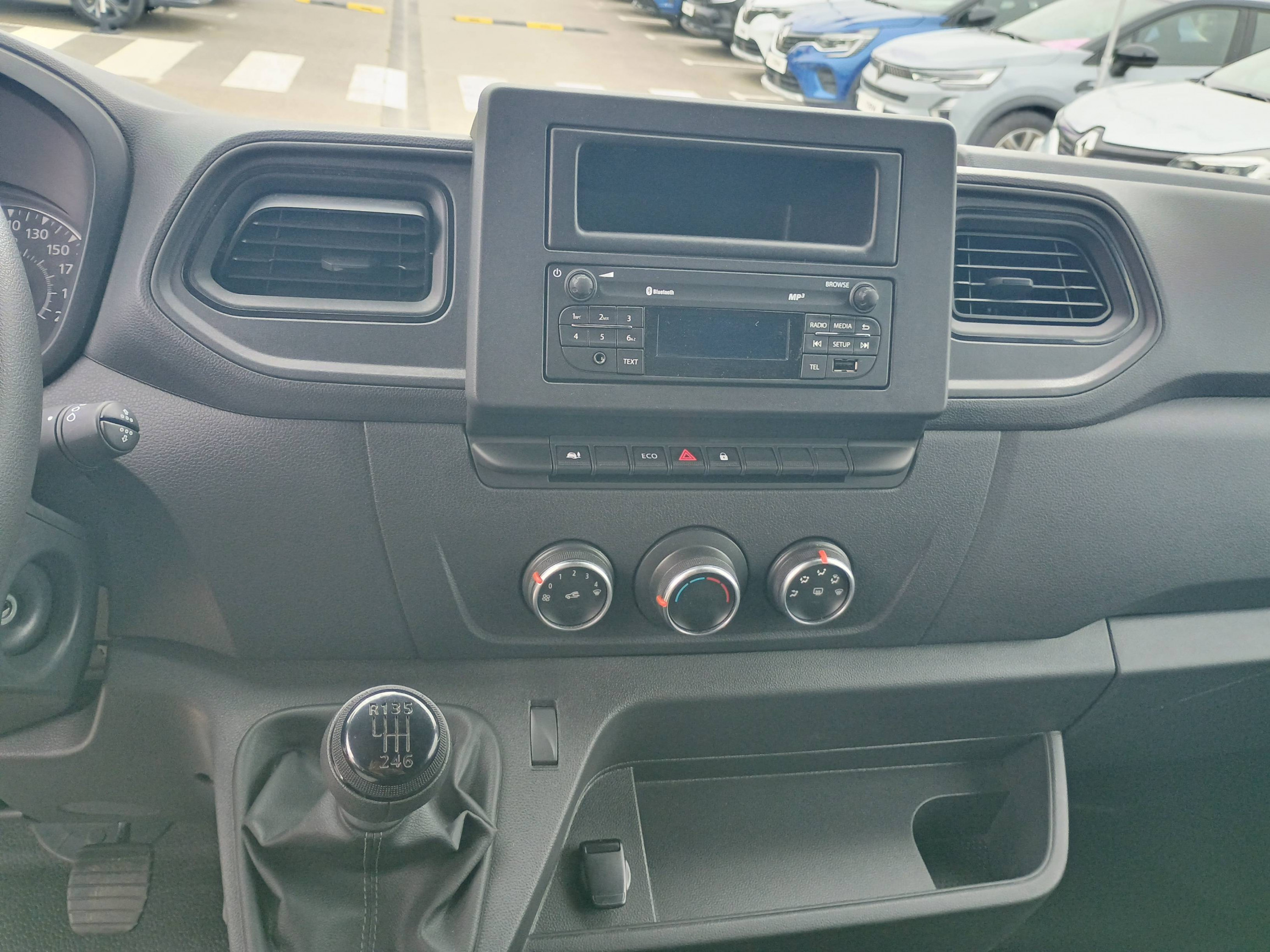 Vente en ligne Renault Master Fourgon MASTER FGN TRAC F3500 L2H3 DCI 135 au prix de 23 990 €