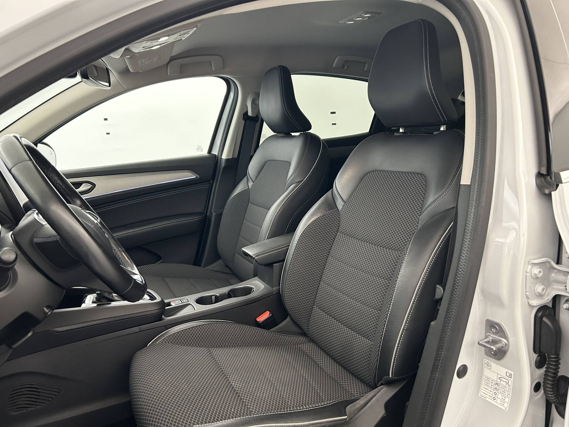 Vente en ligne Renault Arkana  E-Tech 145 - 21B au prix de 17 890 €