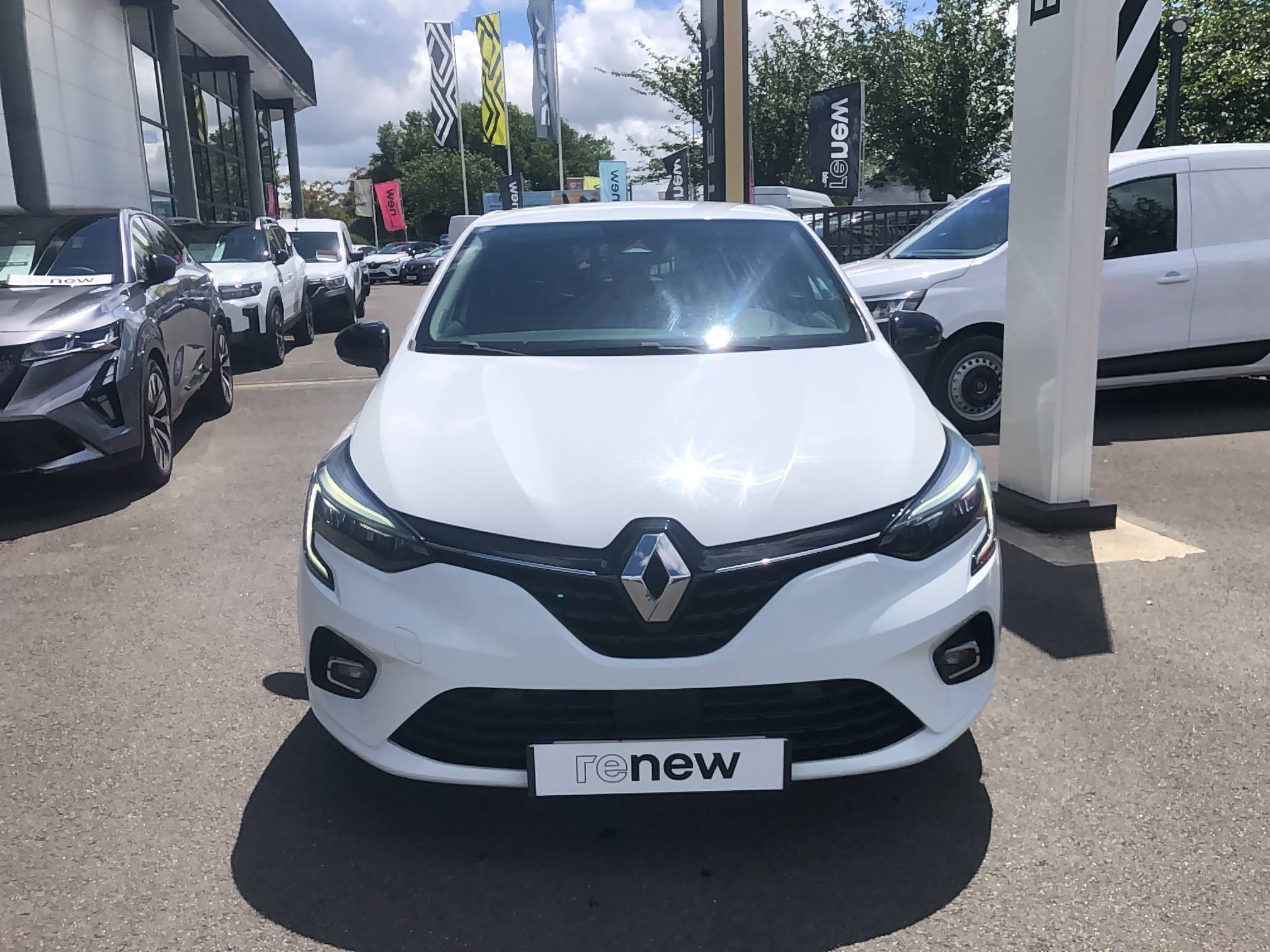 Vente en ligne Renault Clio 5 Clio SCe 65 au prix de 12 390 €