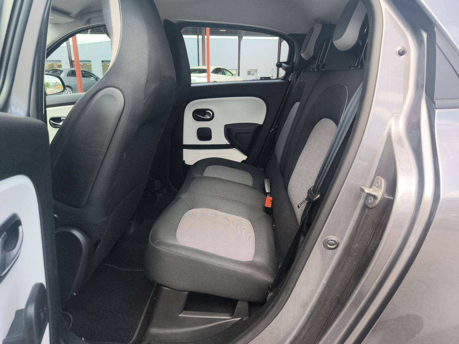 Vente en ligne Renault Twingo Electrique Twingo III E-Tech au prix de 14 890 €