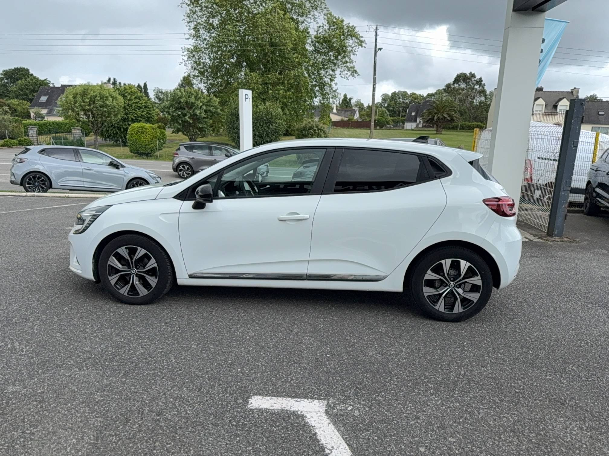 Vente en ligne Renault Clio 5 Clio TCe 100 GPL au prix de 15 490 €