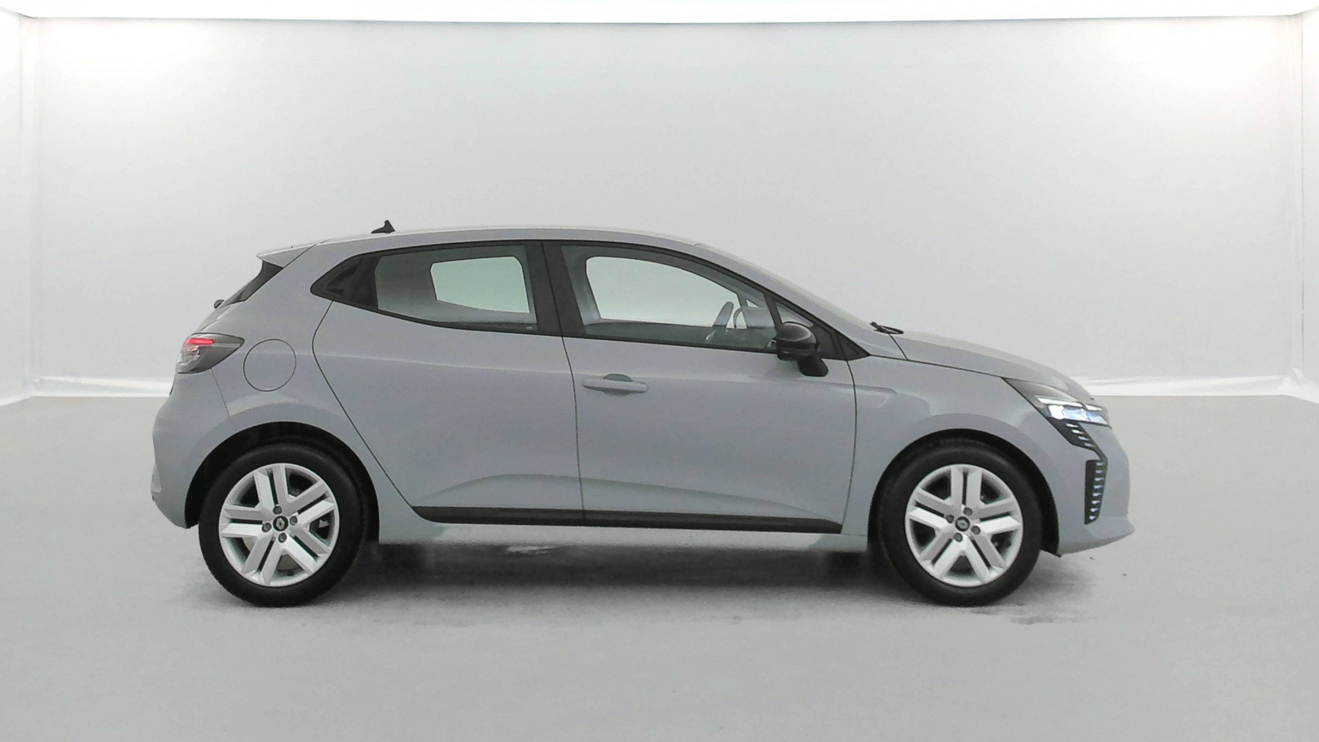 Vente en ligne Renault Clio 5 Clio TCe 90 au prix de 15 990 €