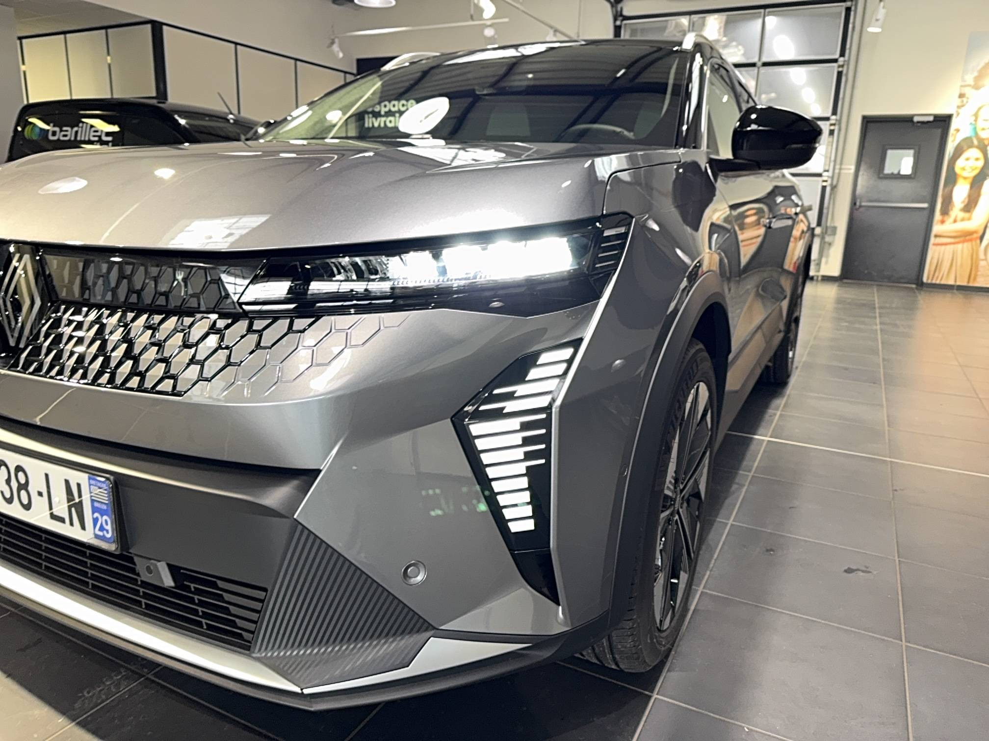 Vente en ligne Renault Scenic E-Tech  220 ch grande autonomie au prix de 43 990 €