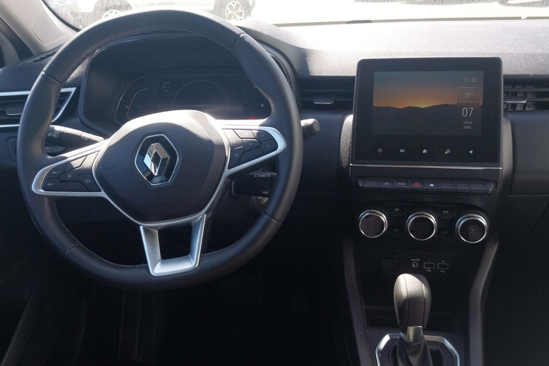 Vente en ligne Renault Clio 5 Clio E-Tech full hybrid 145 au prix de 16 490 €