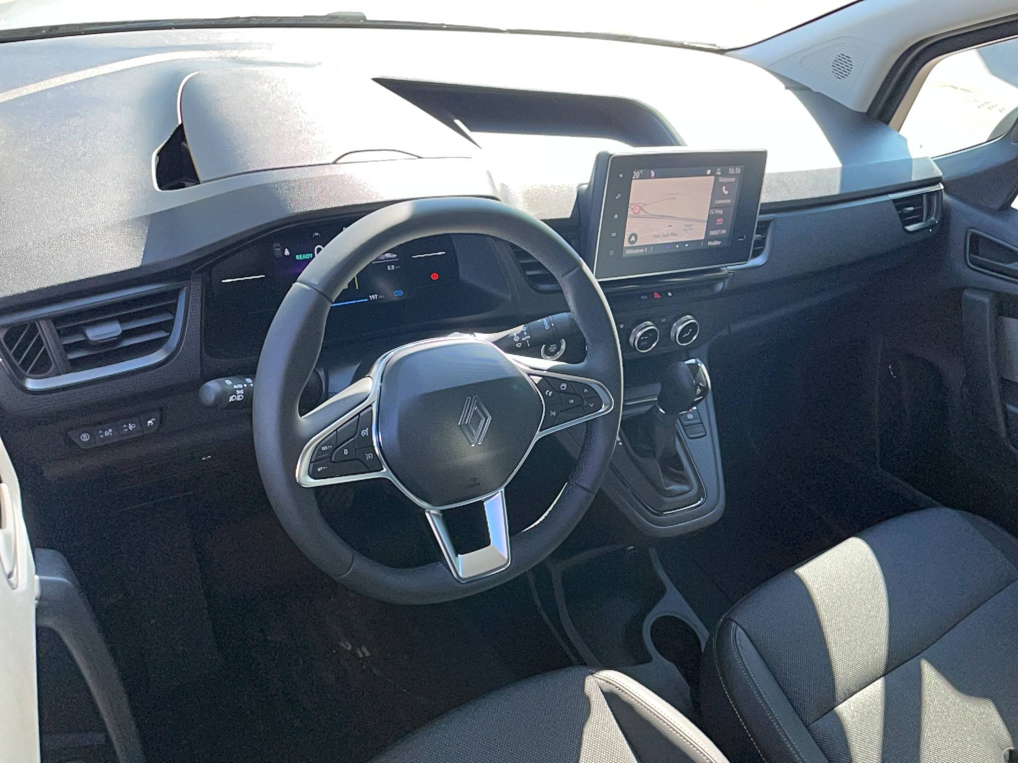 Vente en ligne Renault Kangoo Van E-Tech  FG TOLE L1 AC22/DC80 GSR2 au prix de 29 991 €