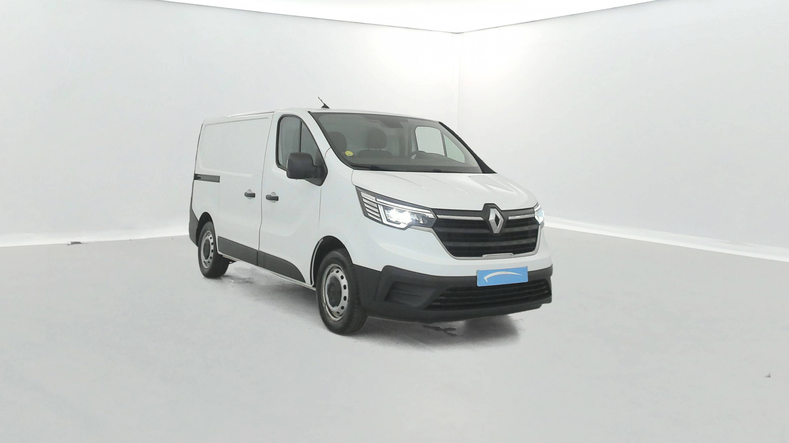 Vente en ligne Renault Trafic 3 Fourgon TRAFIC FG BLUE DCI 130 L1H1 3T GSR2 au prix de 22 900 €