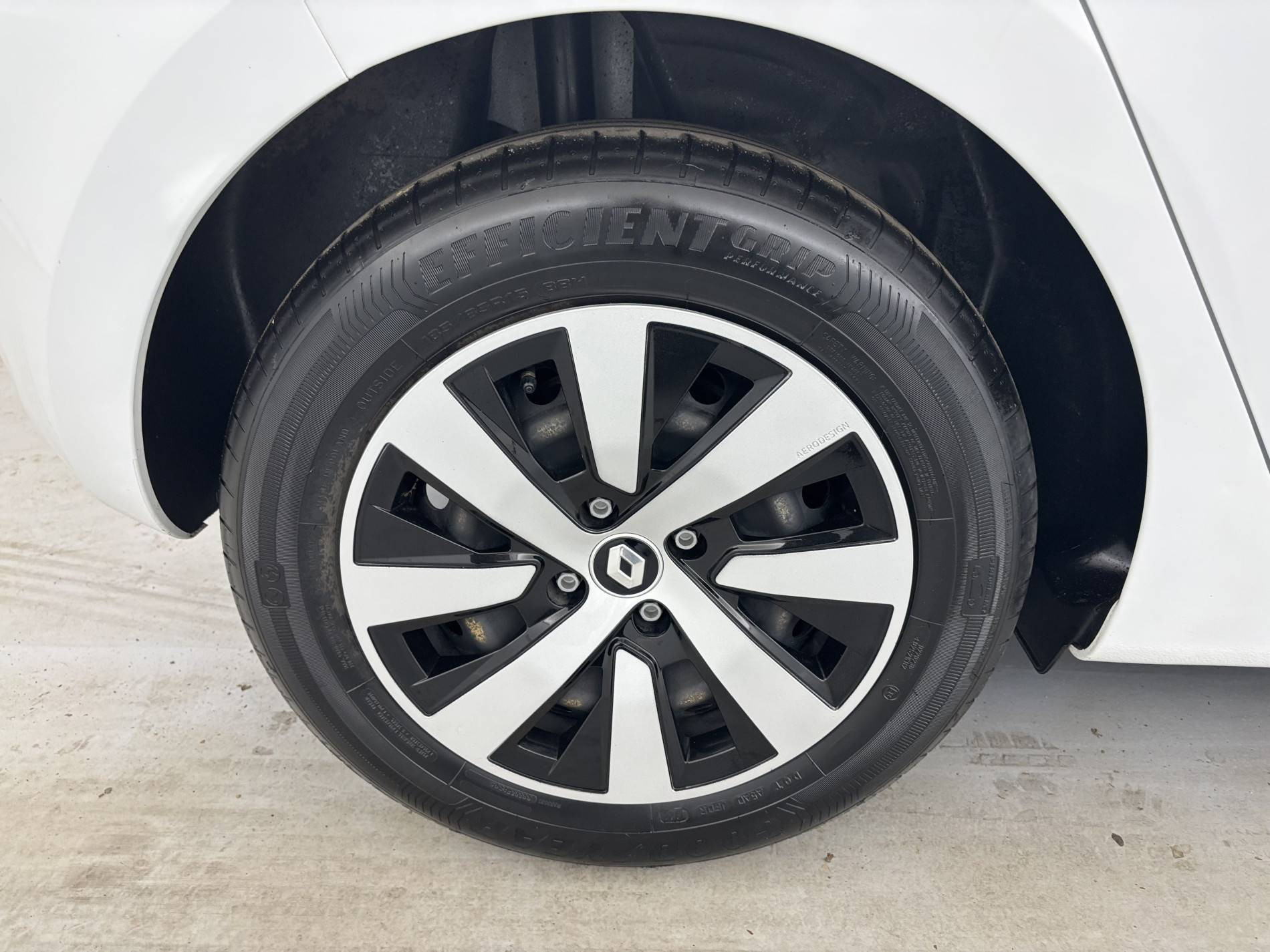 Vente en ligne Renault Clio 5 Clio TCe 90 au prix de 13 791 €