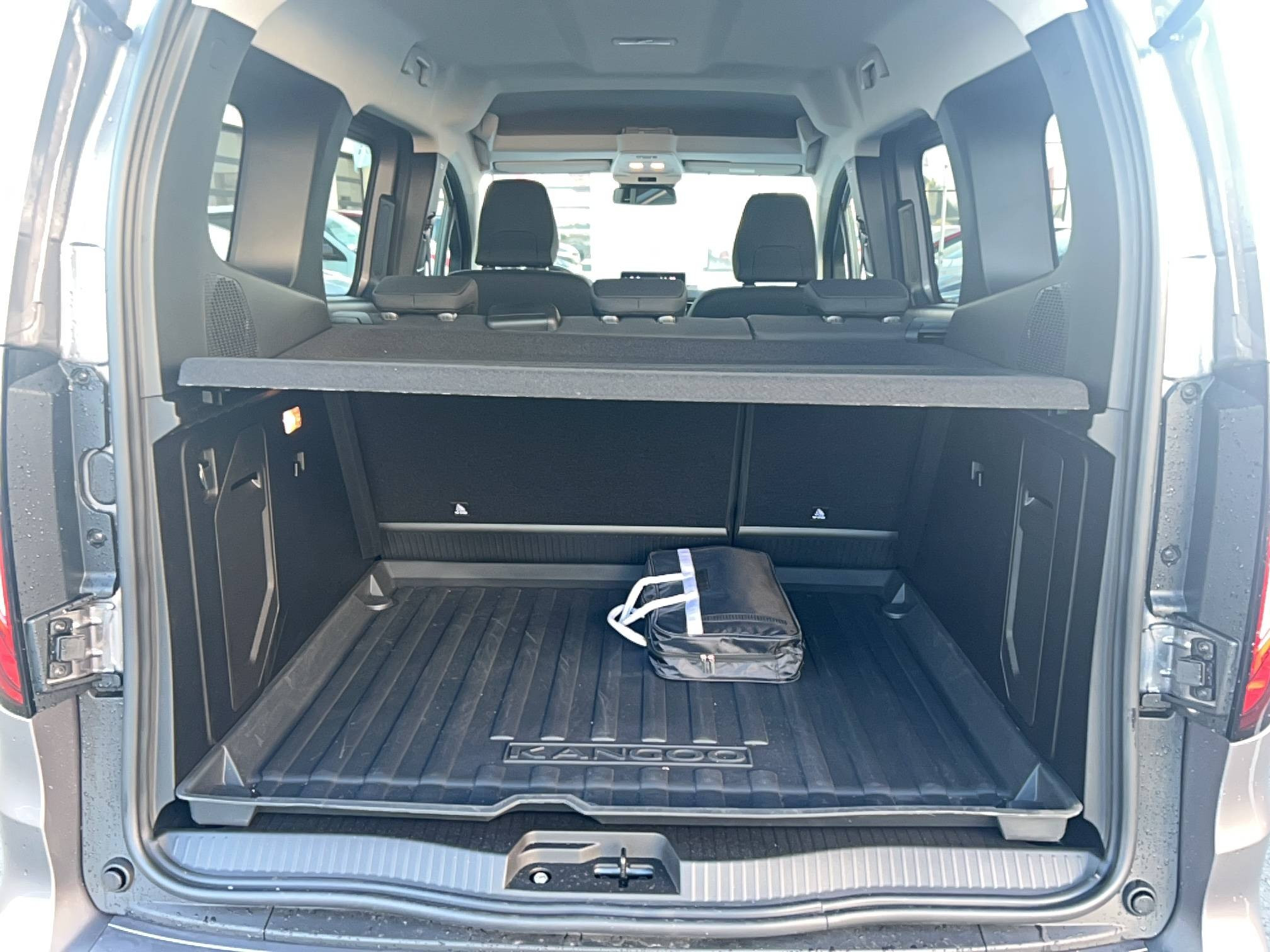 Vente en ligne Renault Kangoo  Blue dCi 95 au prix de 29 000 €