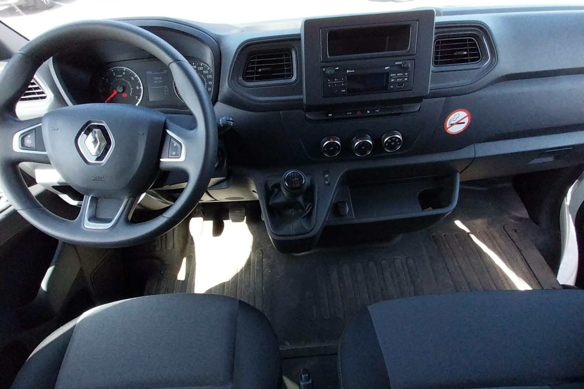 Vente en ligne Renault Master Fourgon MASTER FGN TRAC F3500 L2H2 BLUE DCI 135 au prix de 26 990 €