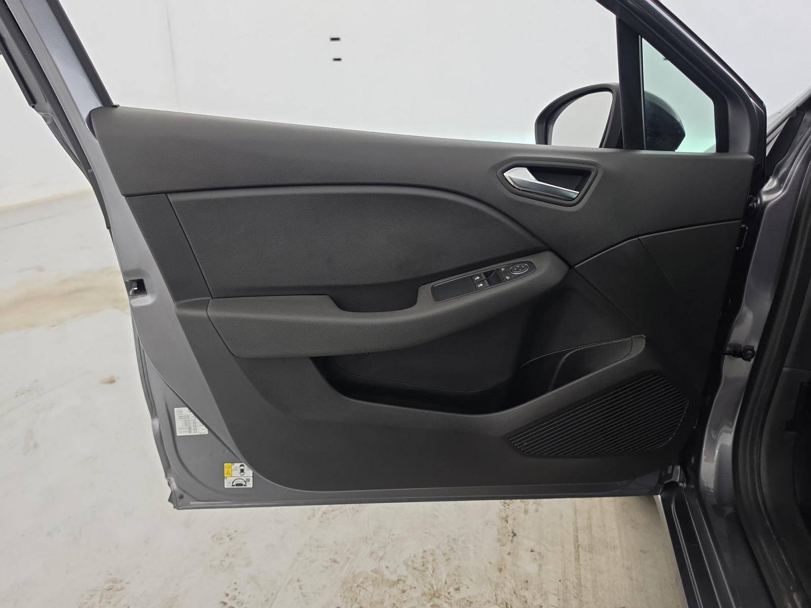 Vente en ligne Renault Clio 5 Clio TCe 90 au prix de 14 790 €