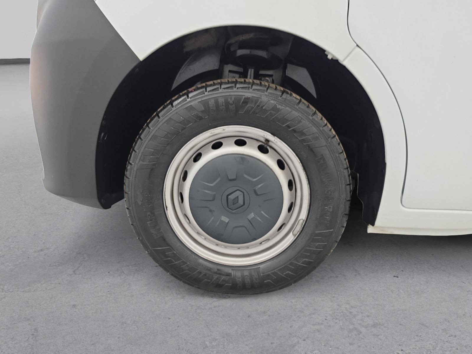 Vente en ligne Renault Master Fourgon MASTER FGN TRAC F3500 L2H2 BLUE DCI 135 au prix de 23 890 €
