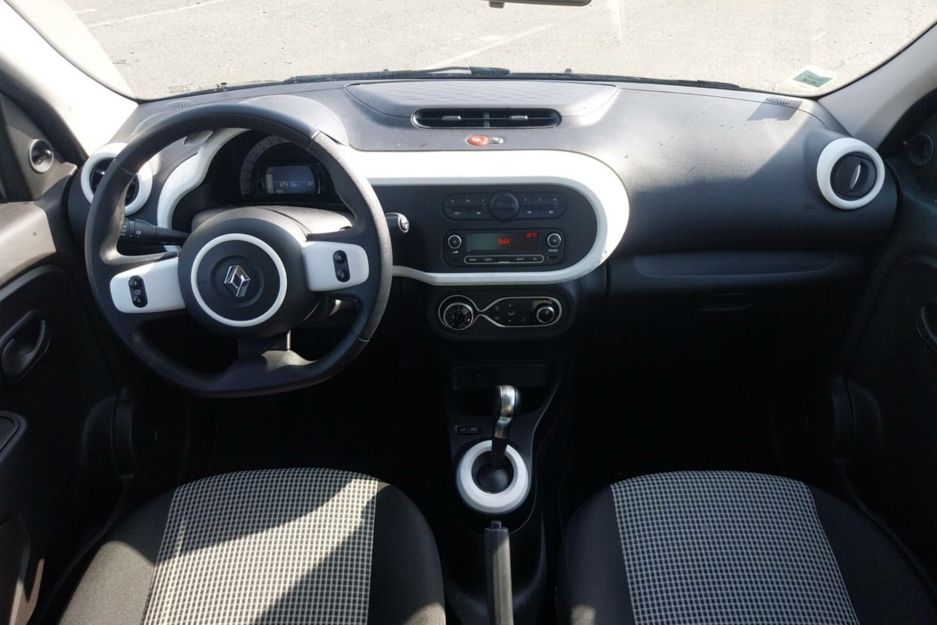 Vente en ligne Renault Twingo Electrique Twingo III E-Tech au prix de 12 390 €