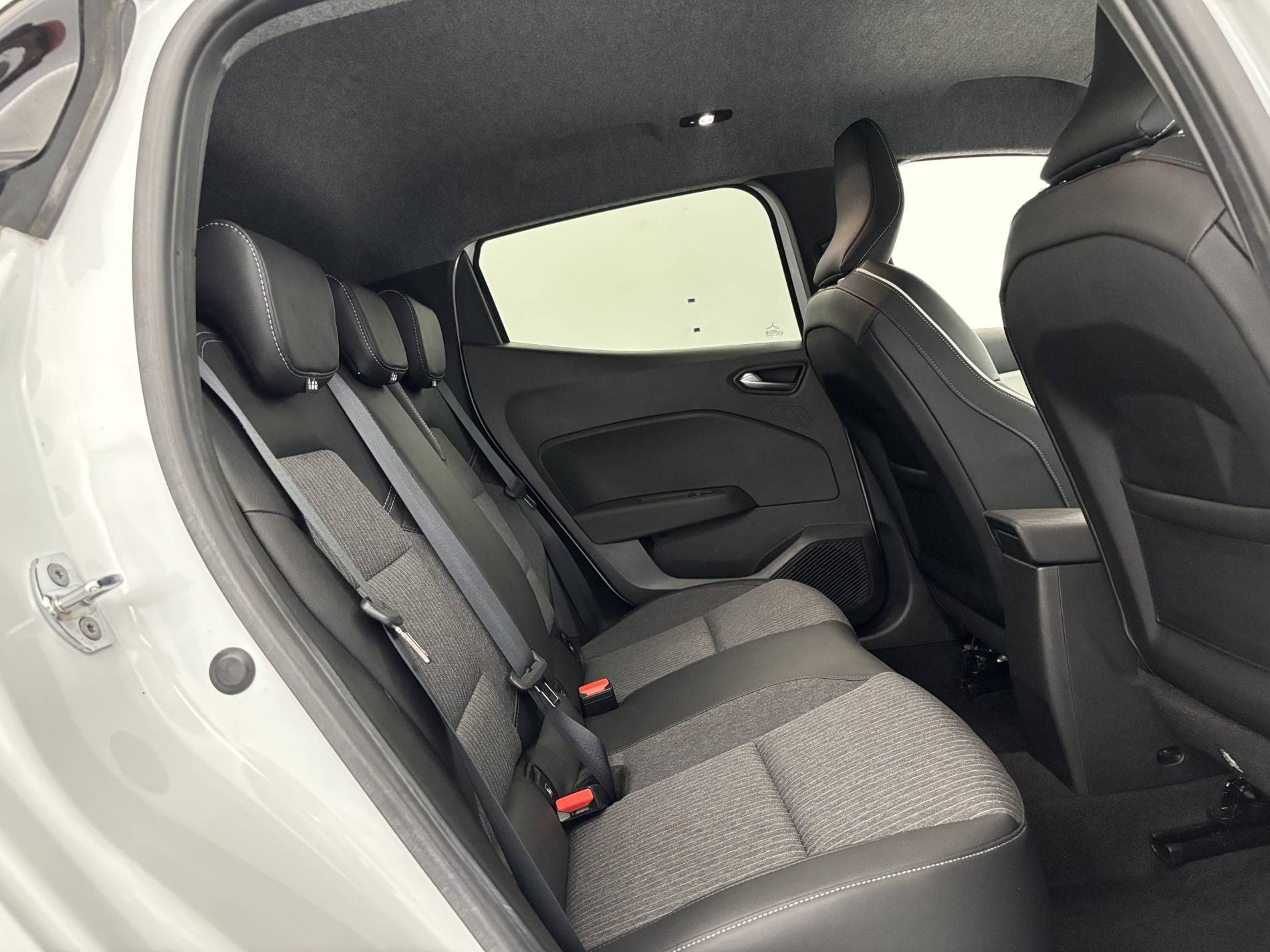Vente en ligne Renault Clio 5 Clio TCe 90 au prix de 14 500 €