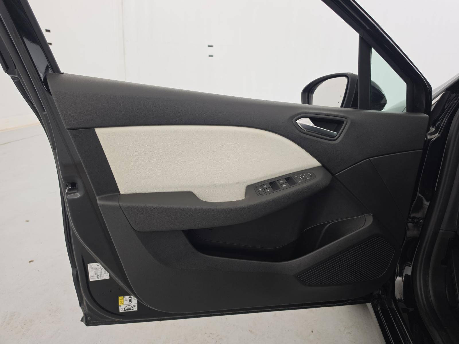Vente en ligne Renault Captur  mild hybrid 140 au prix de 19 990 €