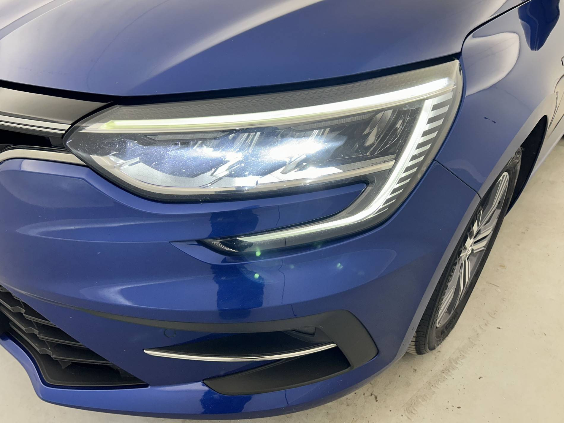 Vente en ligne Renault Megane 4  Blue dCi 115 au prix de 16 490 €