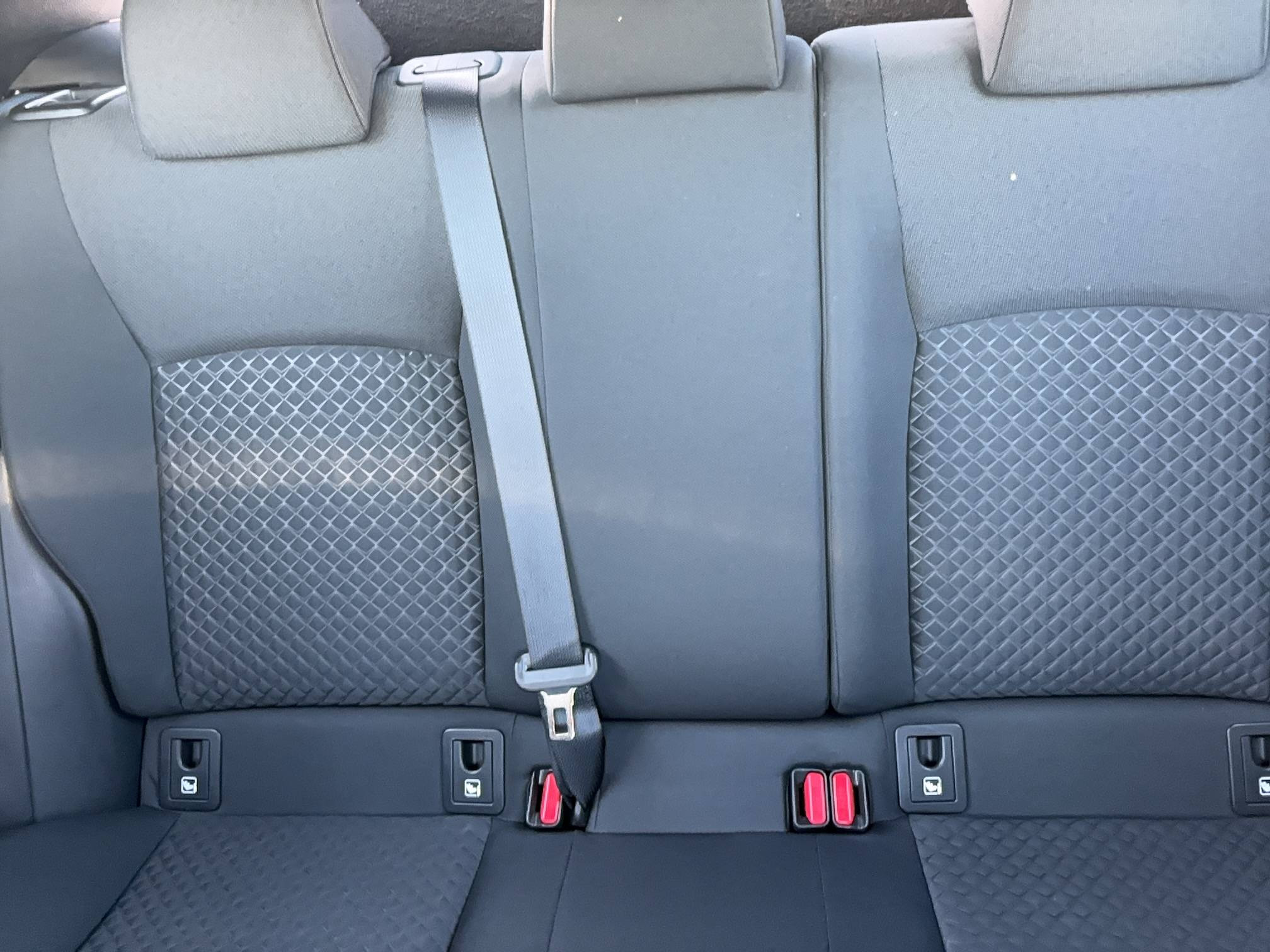 Vente en ligne Toyota C-HR C-HR Hybride 1.8L au prix de 19 990 €