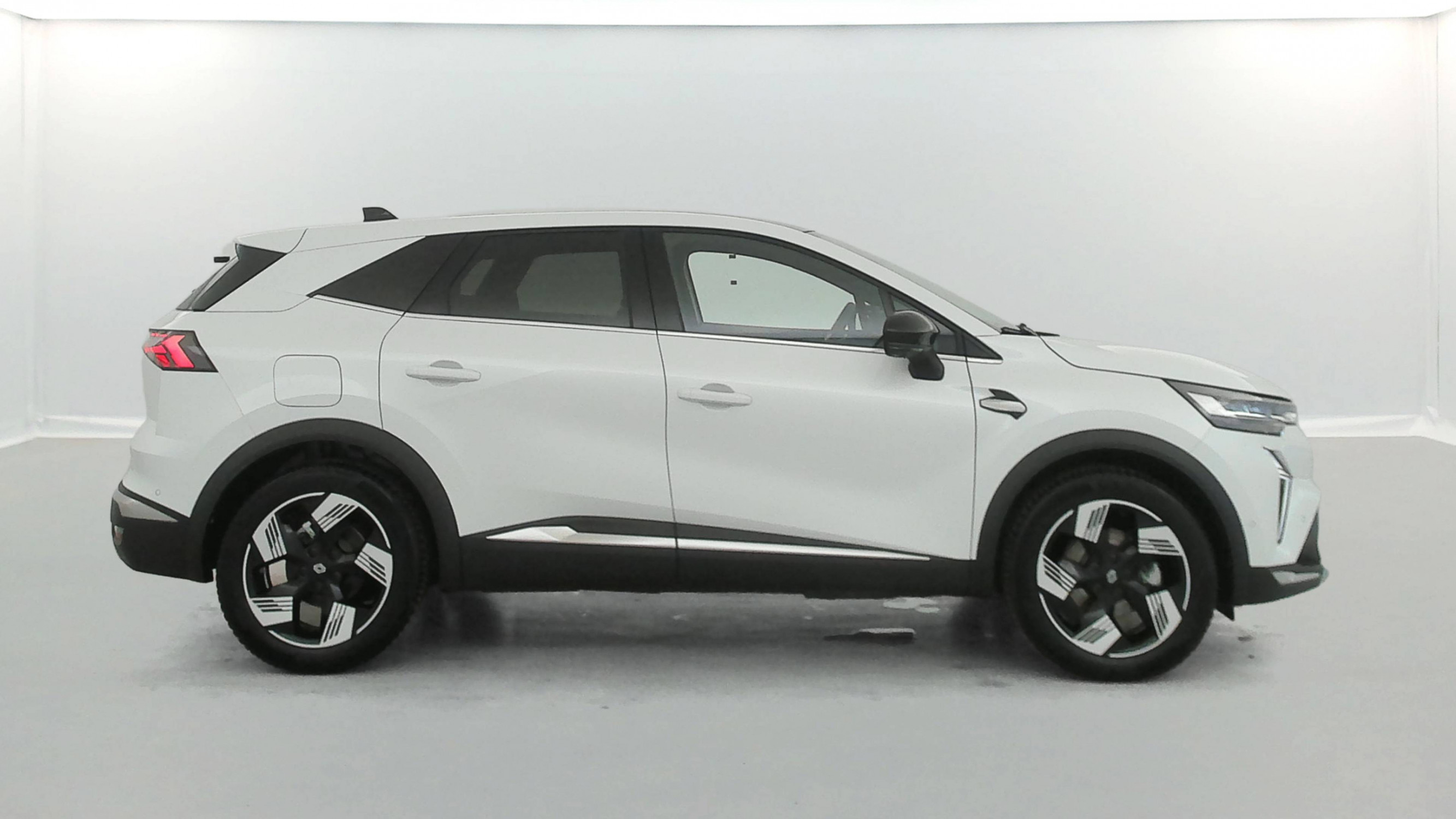 Vente en ligne Renault Symbioz  E-Tech full hybrid 145 au prix de 29 990 €