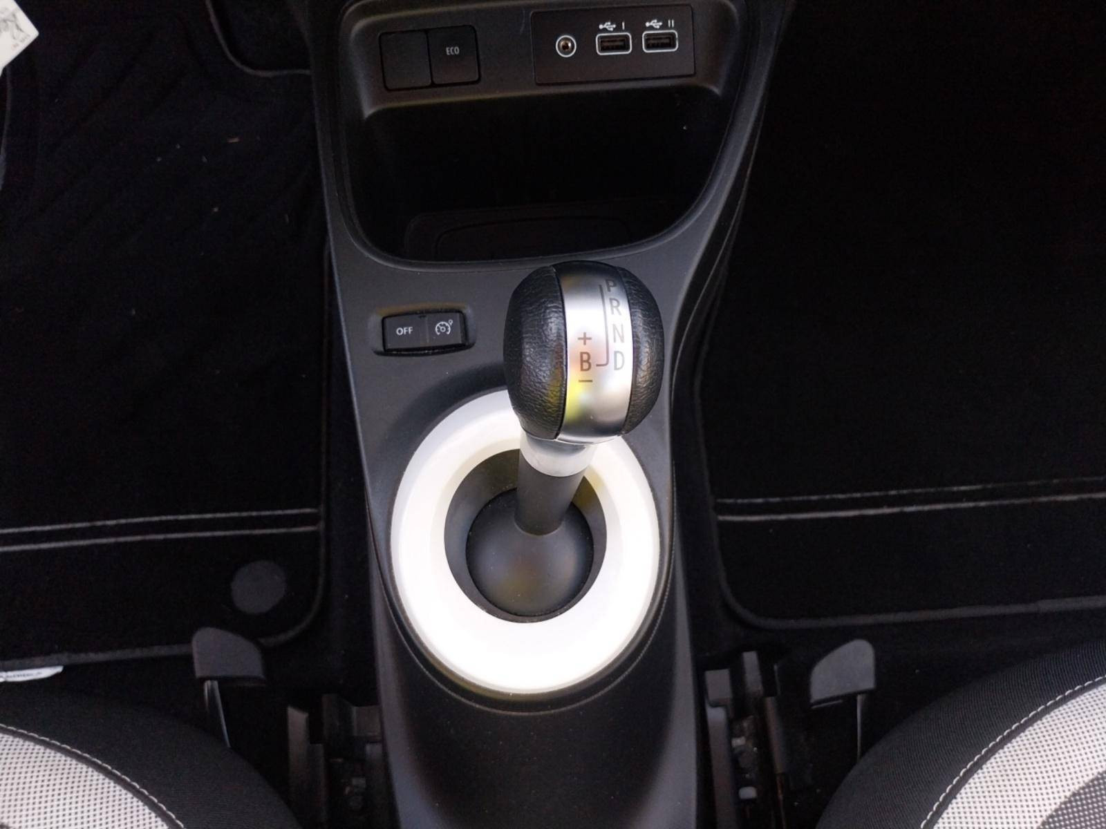 Vente en ligne Renault Twingo Electrique Twingo III E-Tech au prix de 12 990 €