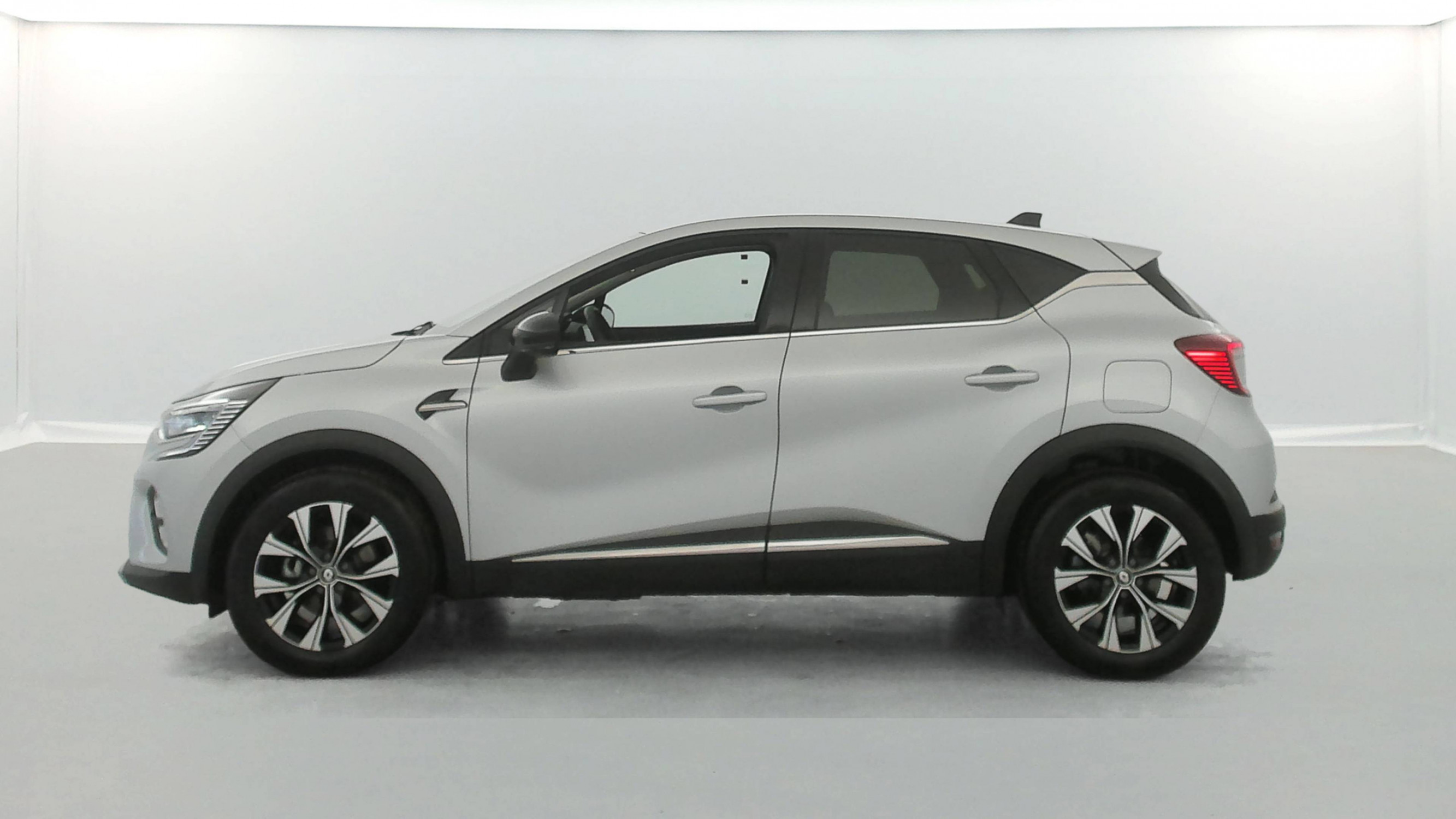 Vente en ligne Renault Captur  E-Tech hybride rechargeable 160 au prix de 20 990 €
