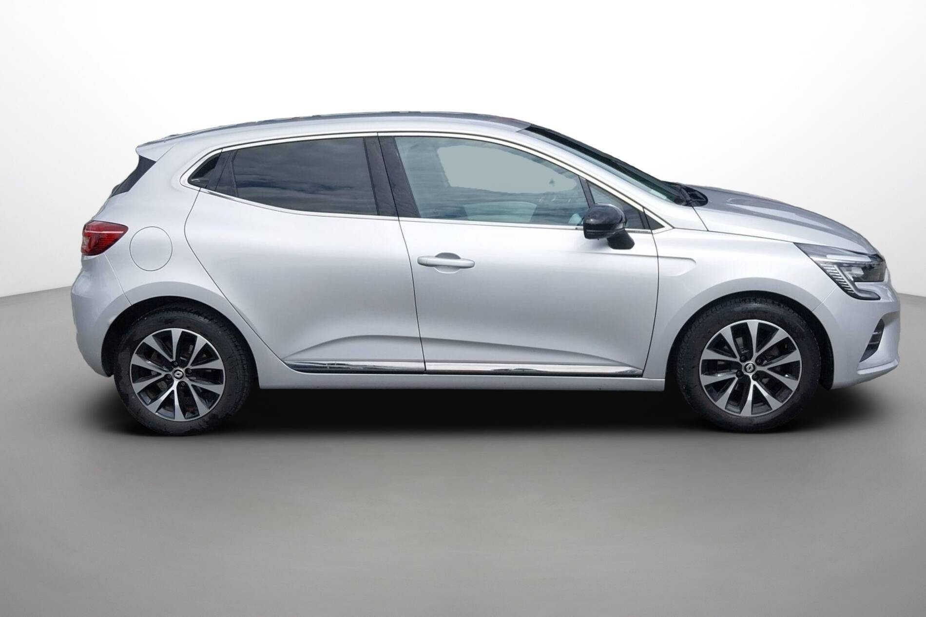 Vente en ligne Renault Clio 5 Clio TCe 90 au prix de 15 690 €