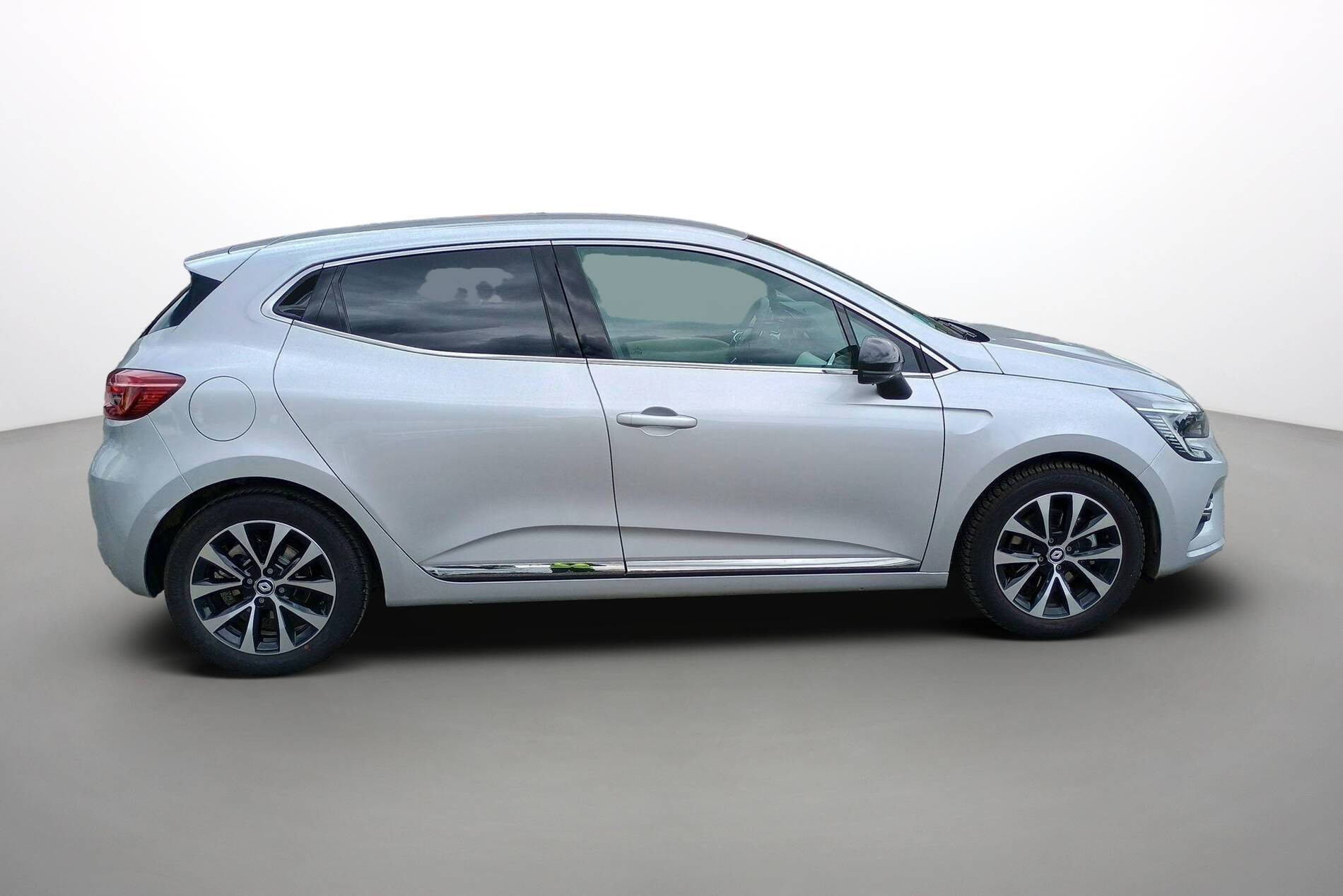 Vente en ligne Renault Clio 5 Clio E-Tech full hybrid 145 au prix de 18 990 €