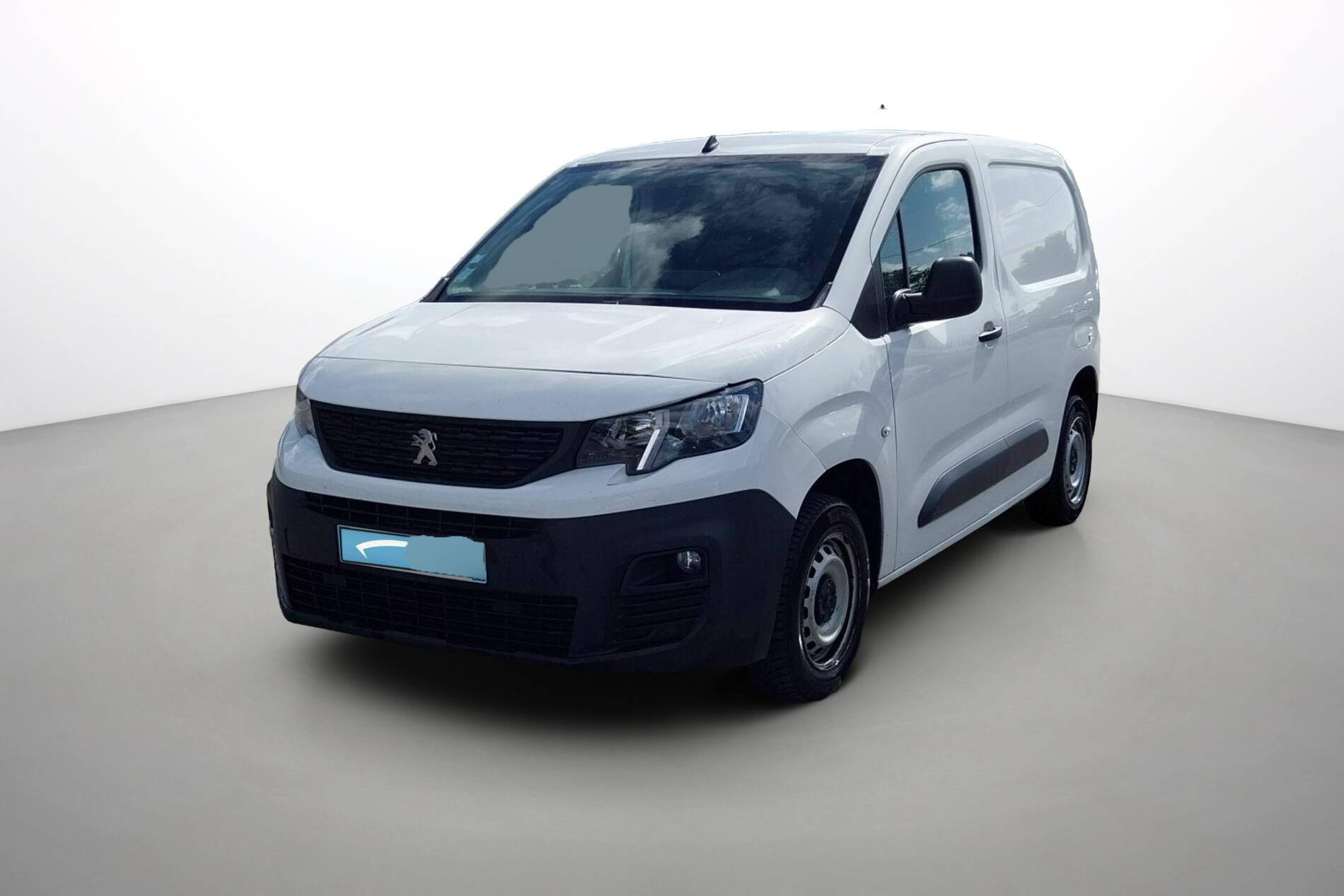 Vente en ligne Peugeot Partner Fourgon  STANDARD 650 KG BLUEHDI 100 S&S BVM5 au prix de 11 990 €