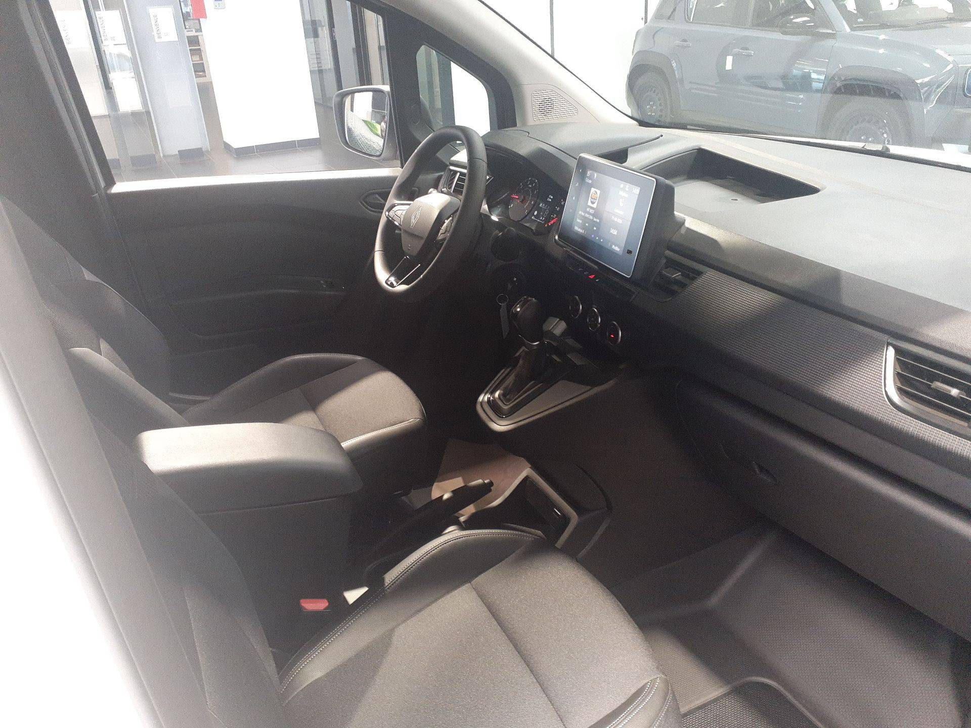 Vente en ligne Renault Kangoo Van  TOLE L1 BLUE DCI 95 AUTO au prix de 24 265 €
