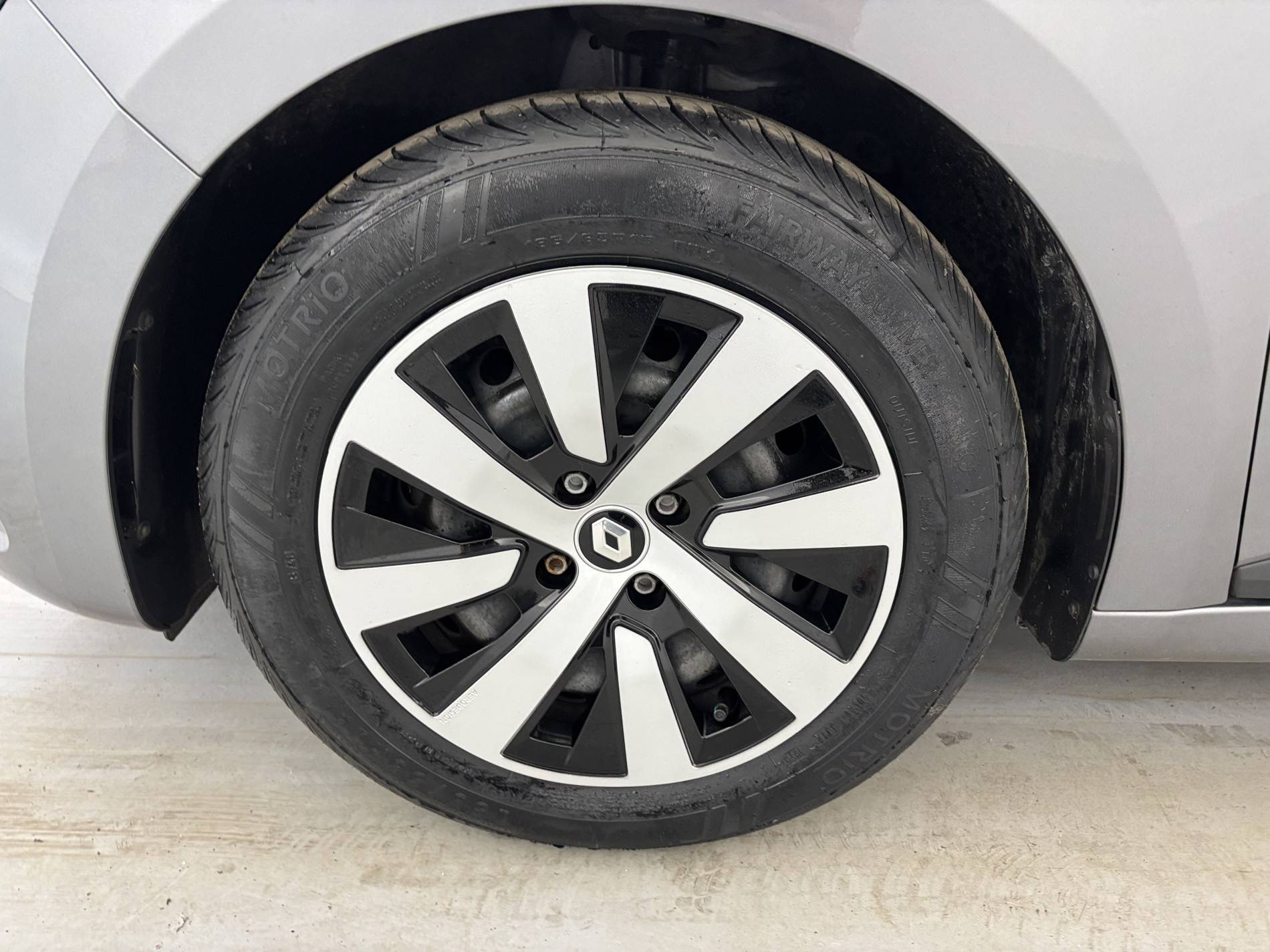 Vente en ligne Renault Clio 5 Clio TCe 90 au prix de 13 790 €