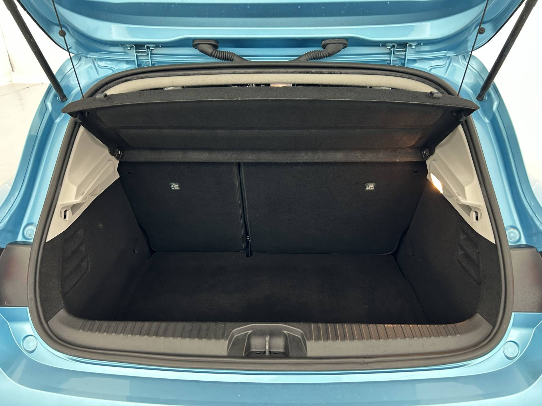 Vente en ligne Renault Clio 5 Clio E-Tech 140 - 21N au prix de 15 390 €