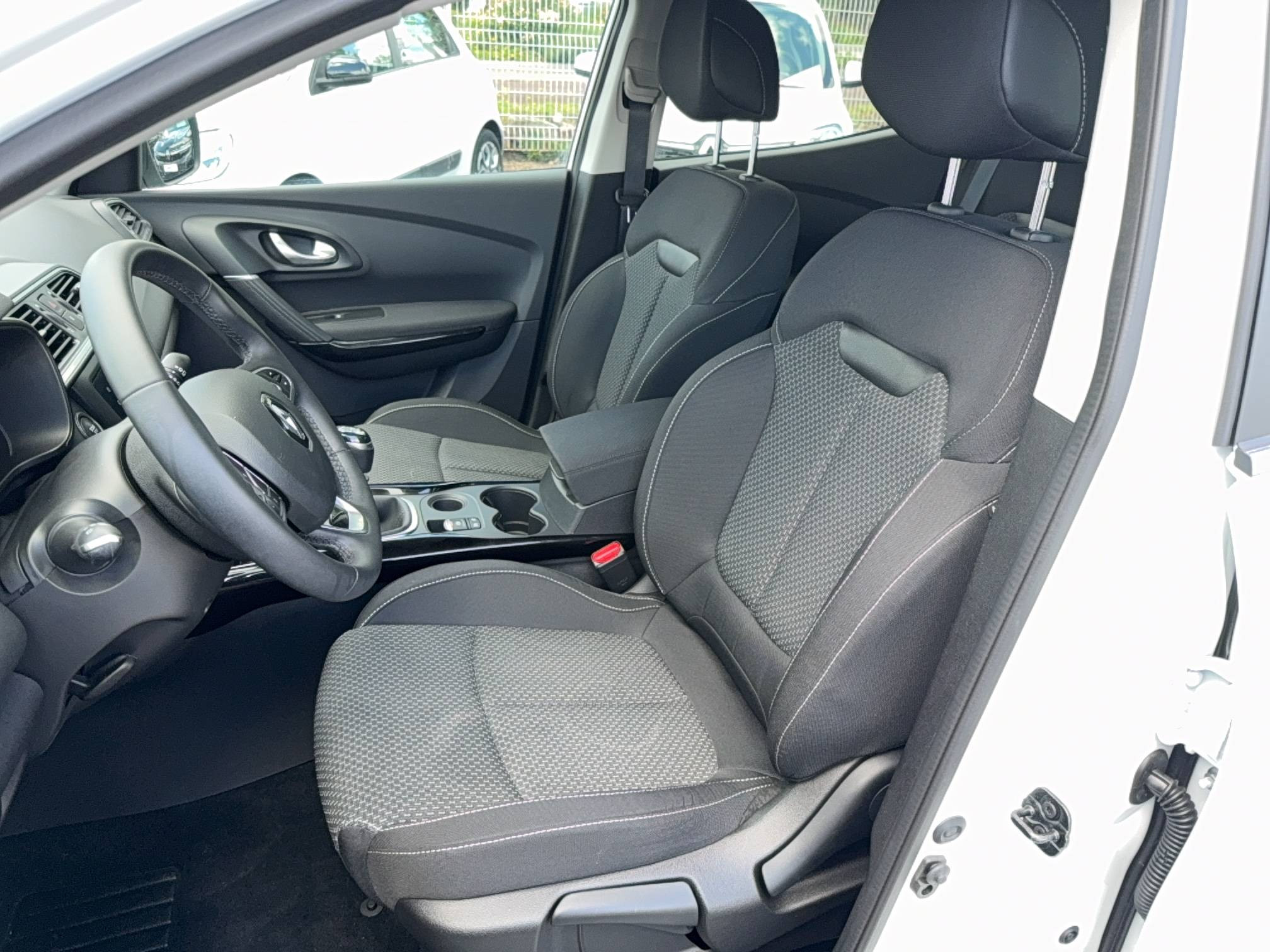 Vente en ligne Renault Kadjar  Blue dCi 115 au prix de 16 590 €
