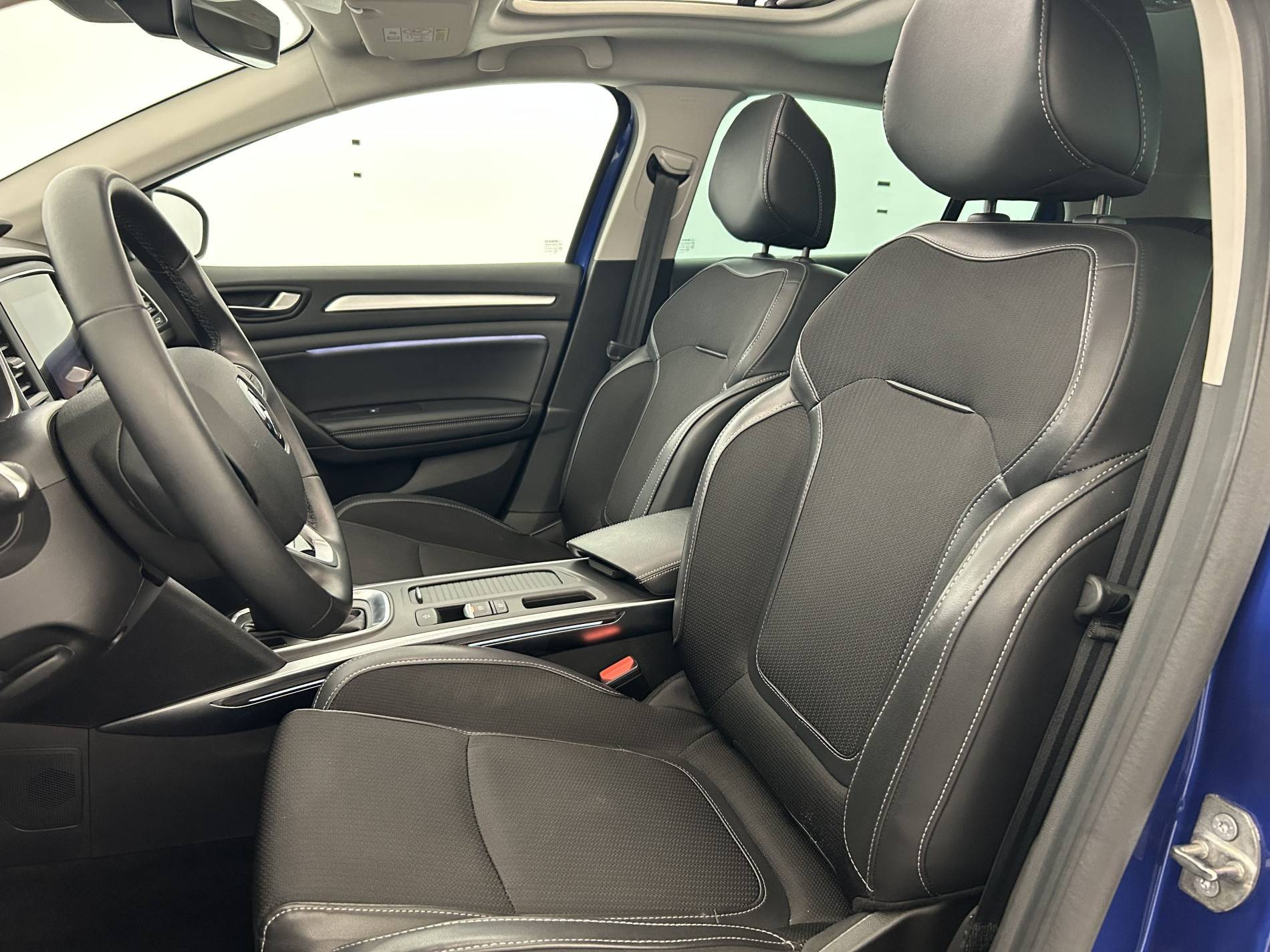 Vente en ligne Renault Megane 4  Blue dCi 115 EDC au prix de 20 990 €
