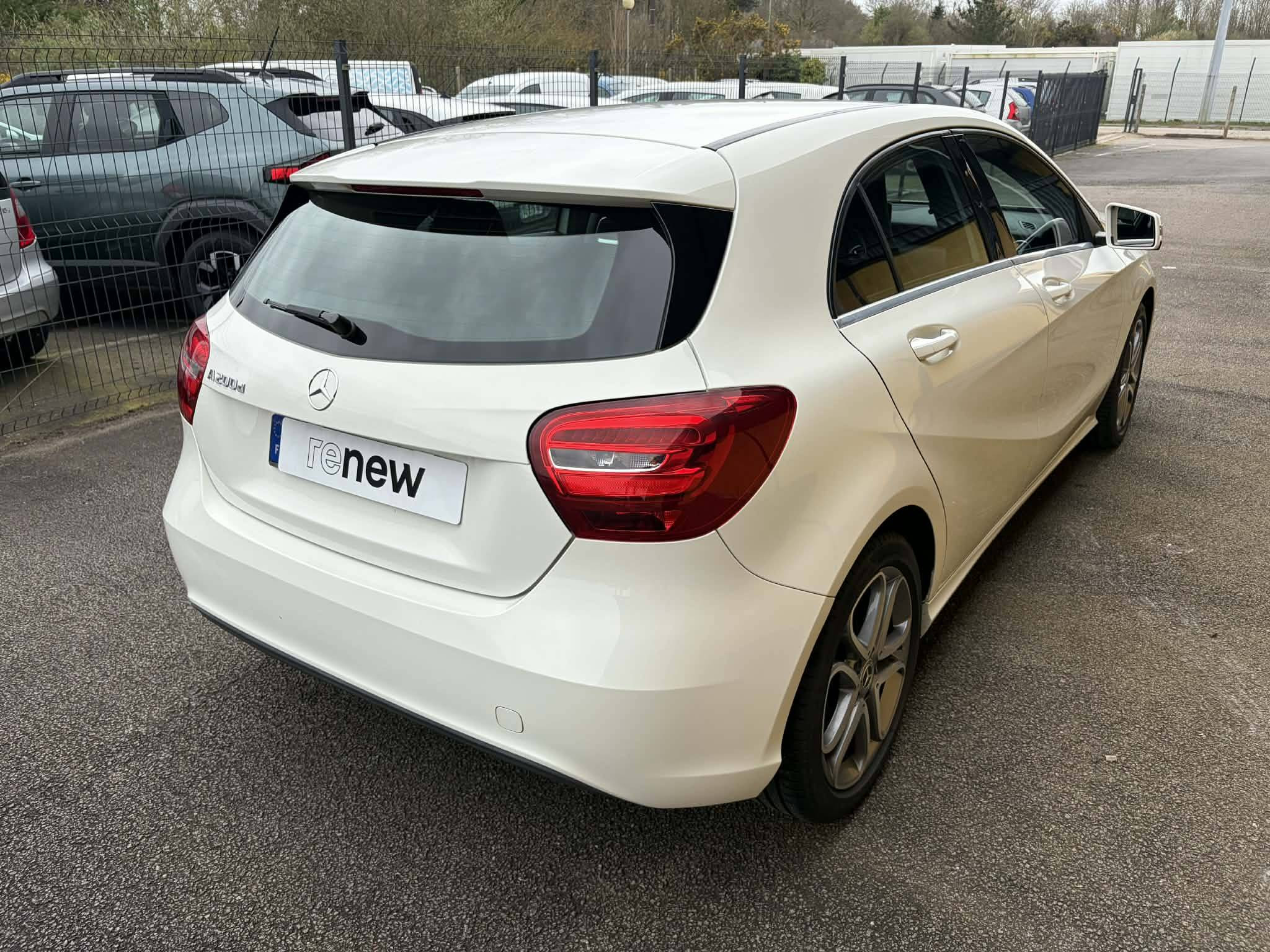 Vente en ligne Mercedes Classe A  200 d 7G-DCT au prix de 16 990 €