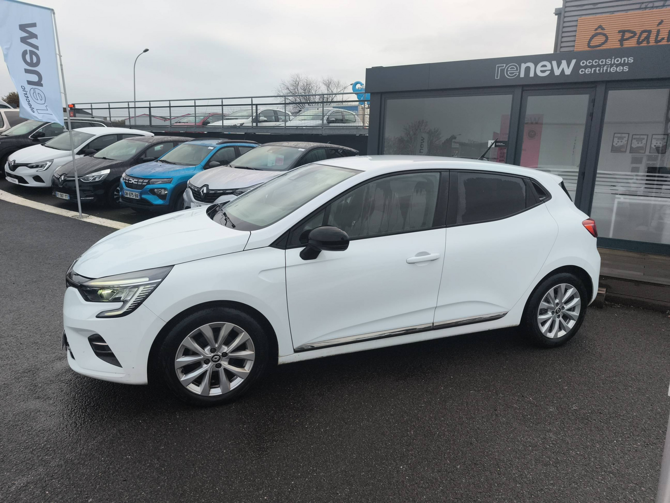 Vente en ligne Renault Clio 5 Clio TCe 100 GPL au prix de 12 990 €