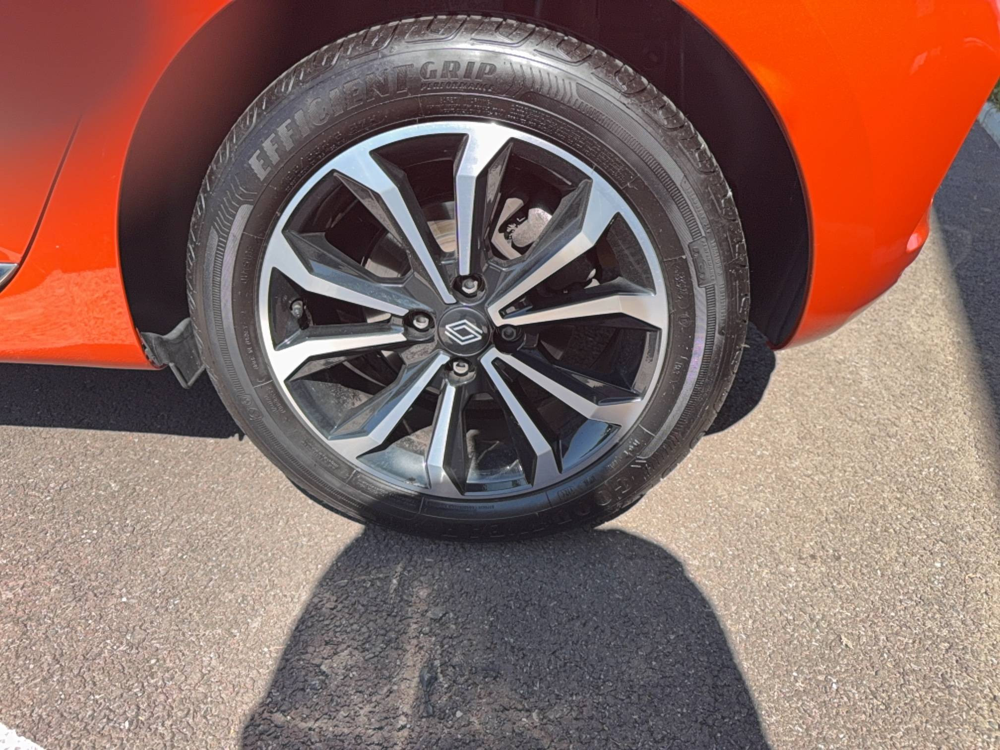 Vente en ligne Renault Clio 5 Clio TCe 90 au prix de 15 990 €