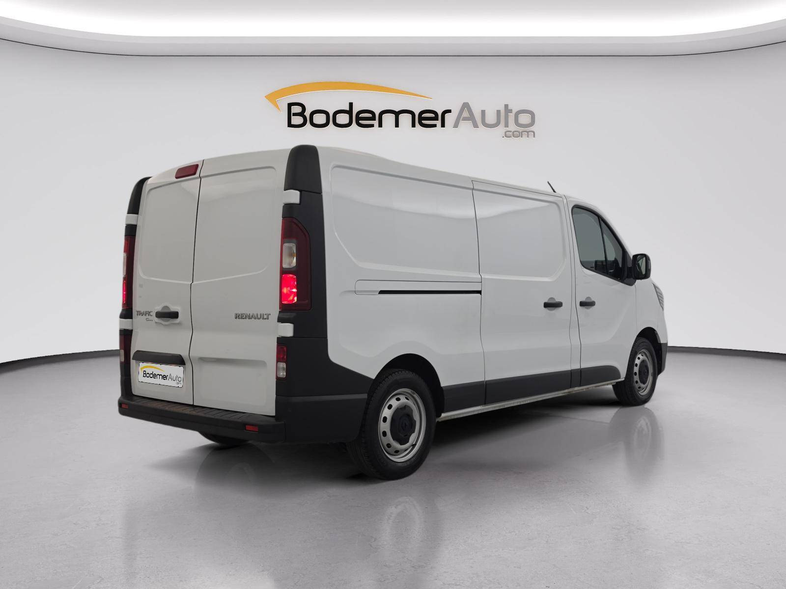 Vente en ligne Renault Trafic 3 Fourgon TRAFIC FGN L2H1 3000 KG BLUE DCI 130 au prix de 21 990 €