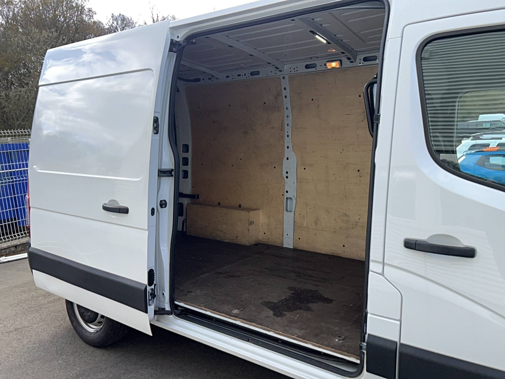 Vente en ligne Renault Master Fourgon MASTER FGN TRAC F3500 L2H2 BLUE DCI 135 au prix de 23 590 €