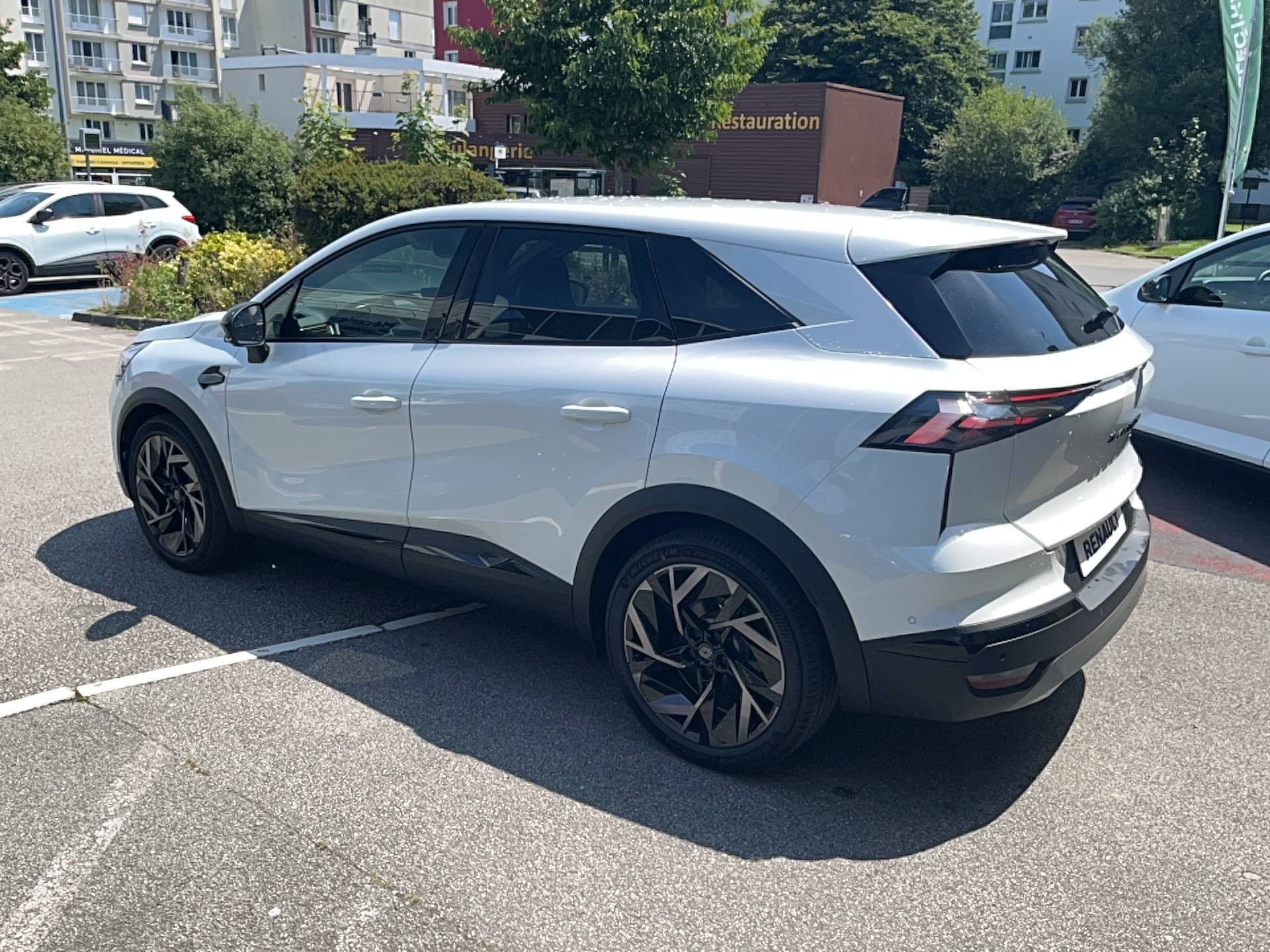 Vente en ligne Renault Symbioz  E-Tech full hybrid 160 ch au prix de 38 490 €
