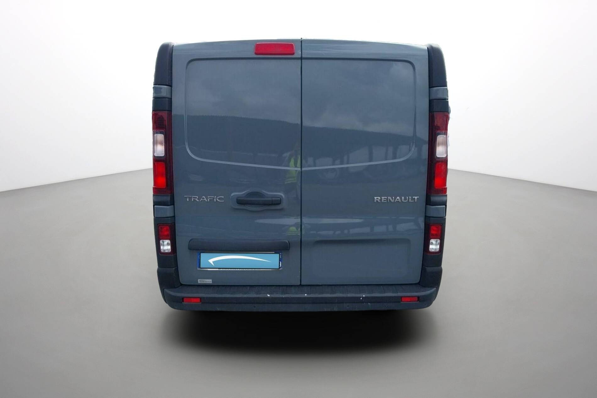 Vente en ligne Renault Trafic 3 Fourgon TRAFIC FGN L1H1 1000 KG DCI 120 au prix de 21 890 €