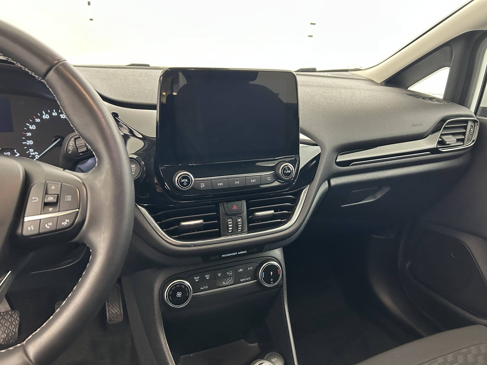 Vente en ligne Ford Fiesta  1.0 Flexifuel 95 ch S&S BVM6 au prix de 17 490 €