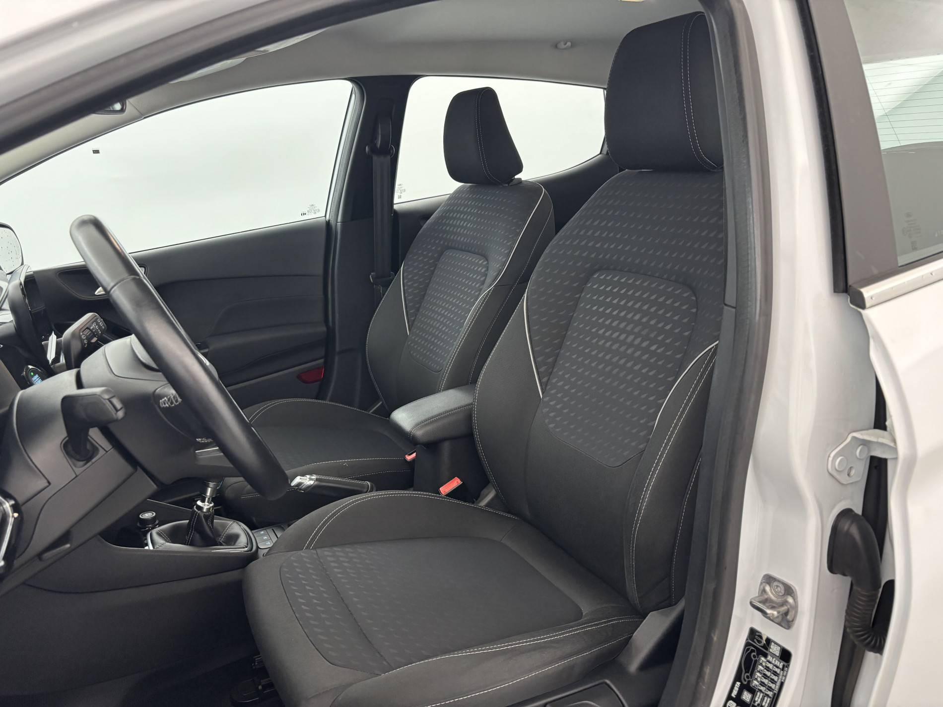 Vente en ligne Ford Fiesta  1.0 EcoBoost 100 ch S&S BVM6 au prix de 9 990 €
