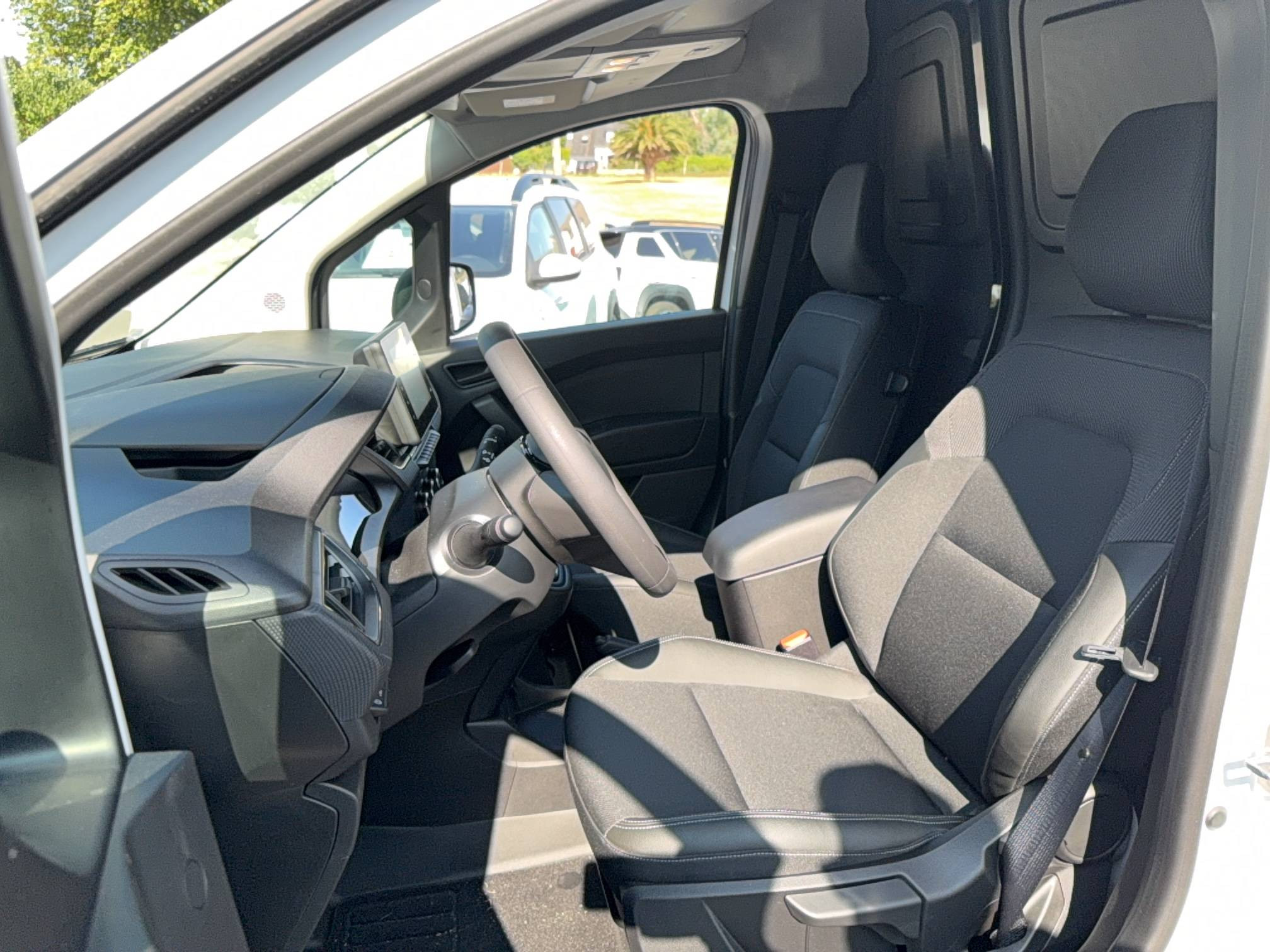 Vente en ligne Renault Kangoo Van  TOLE L1 BLUE DCI 95 AUTO au prix de 33 240 €
