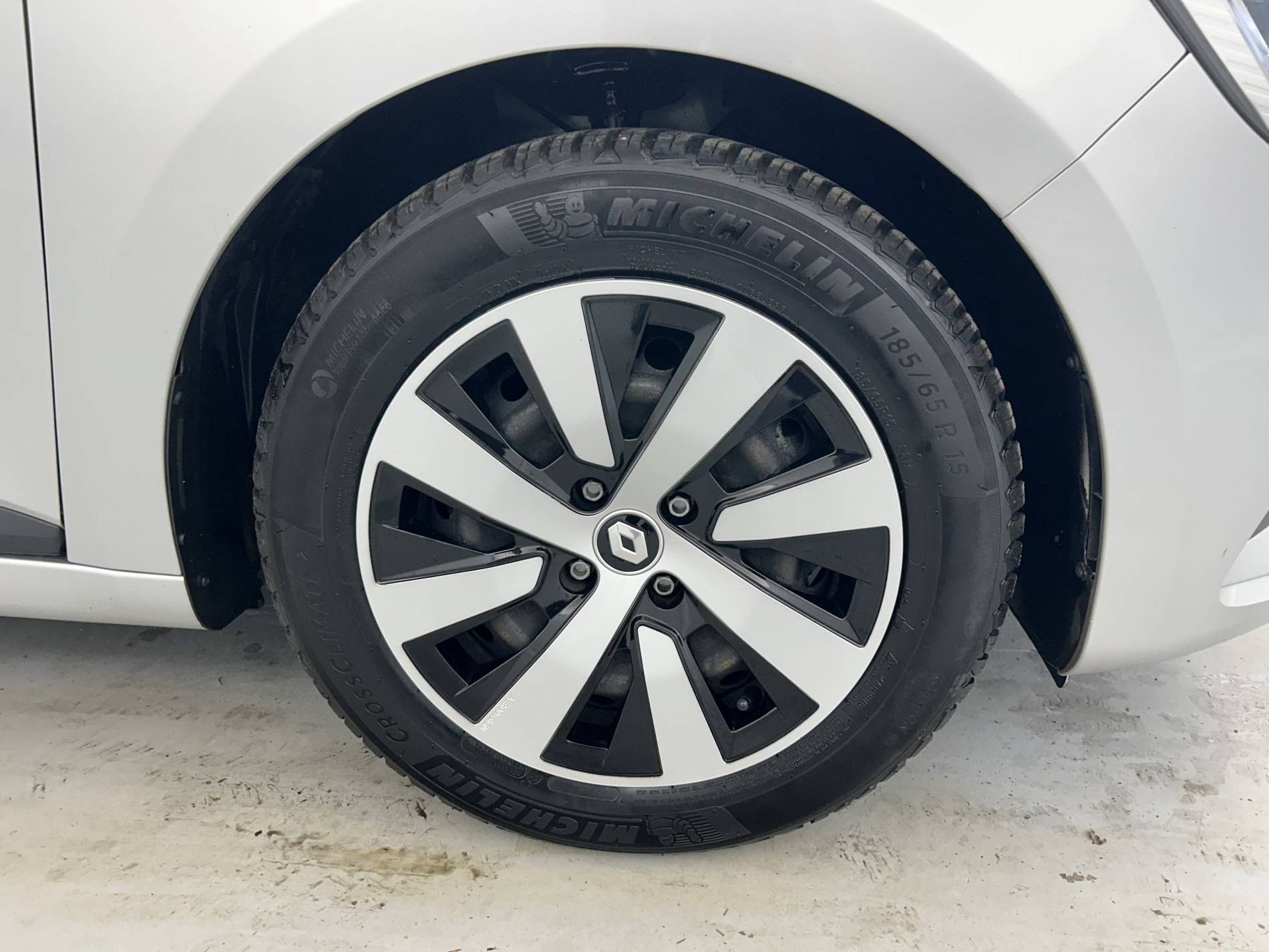 Vente en ligne Renault Clio 5 Clio TCe 90 au prix de 15 490 €