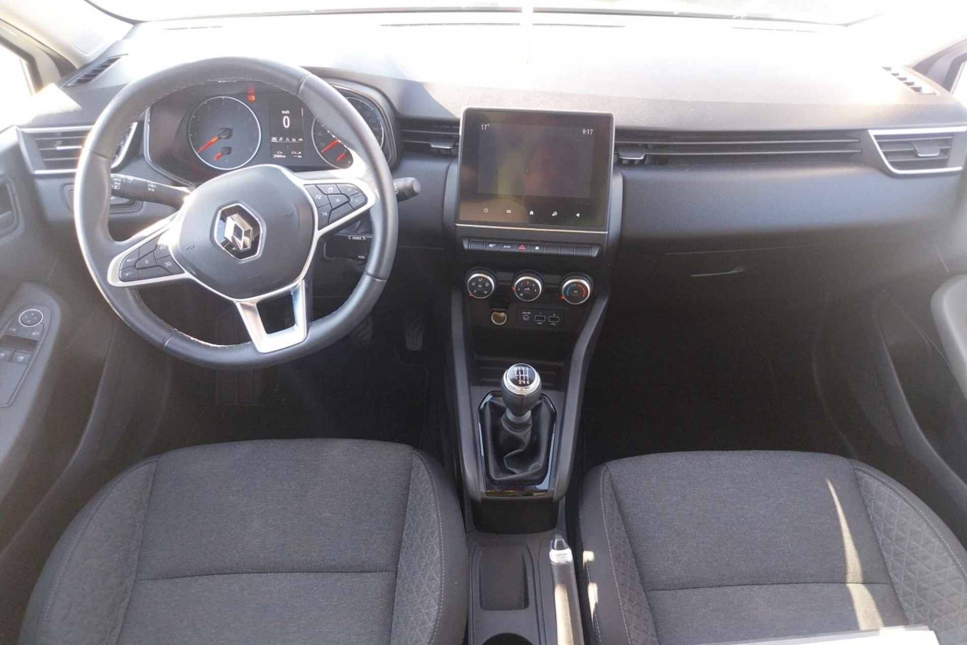 Vente en ligne Renault Clio 5 Clio TCe 90 - 21N au prix de 13 990 €