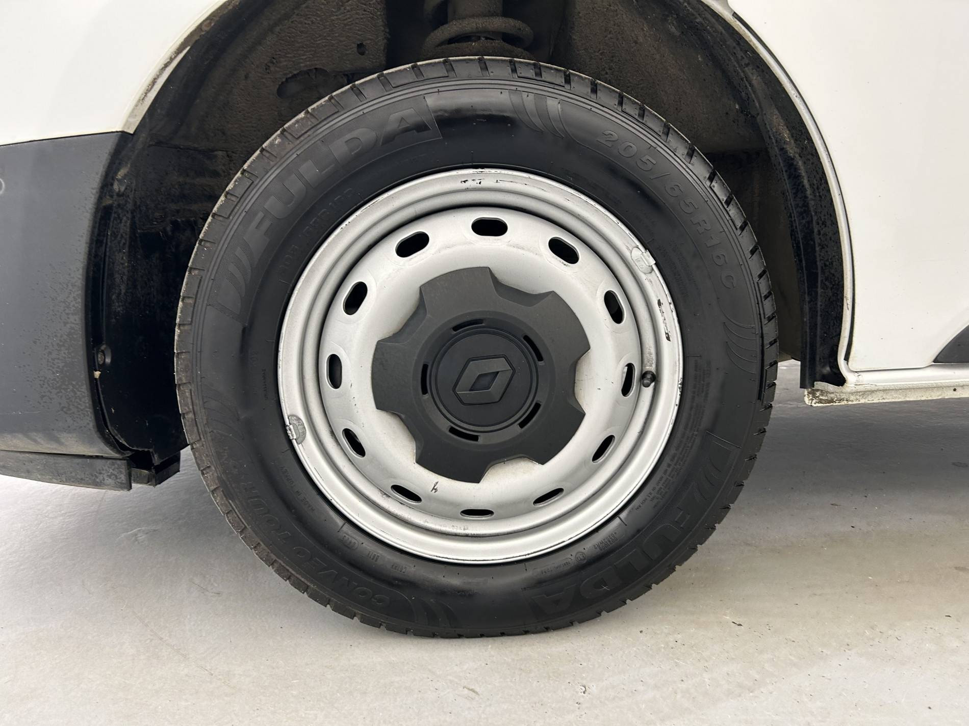 Vente en ligne Renault Trafic 3 Fourgon TRAFIC FGN L1H1 2800 KG BLUE DCI 130 au prix de 19 490 €